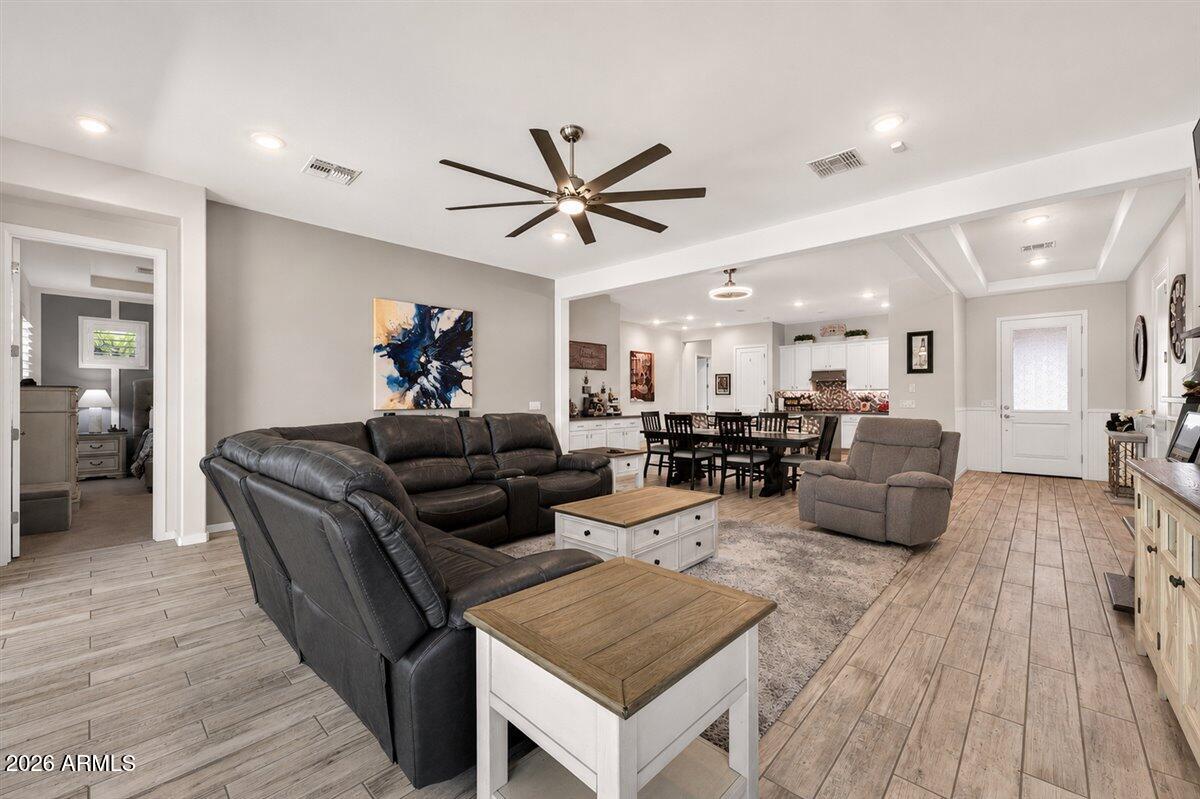 8401 N 172ND Lane
