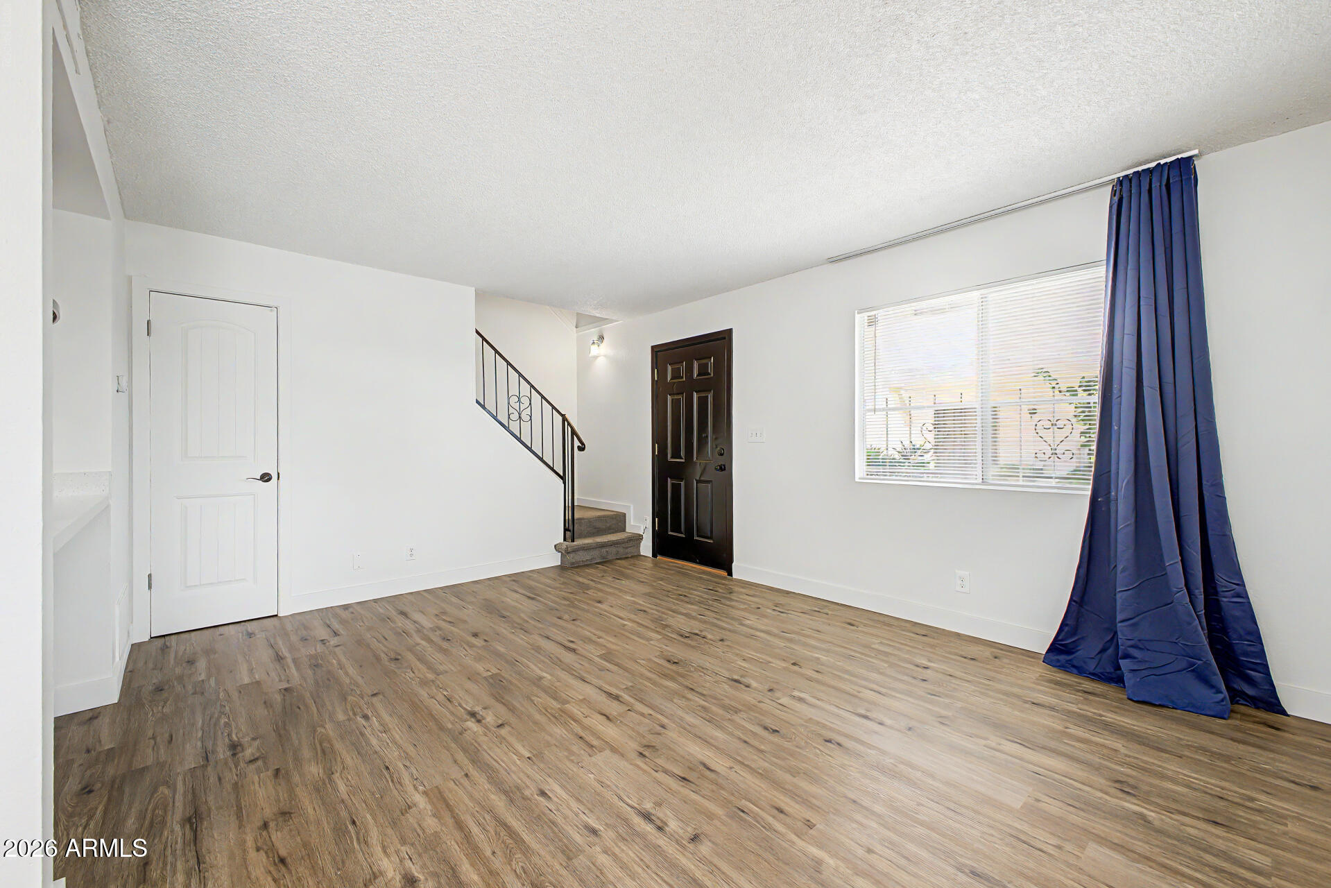 1212 E LAWRENCE Lane
