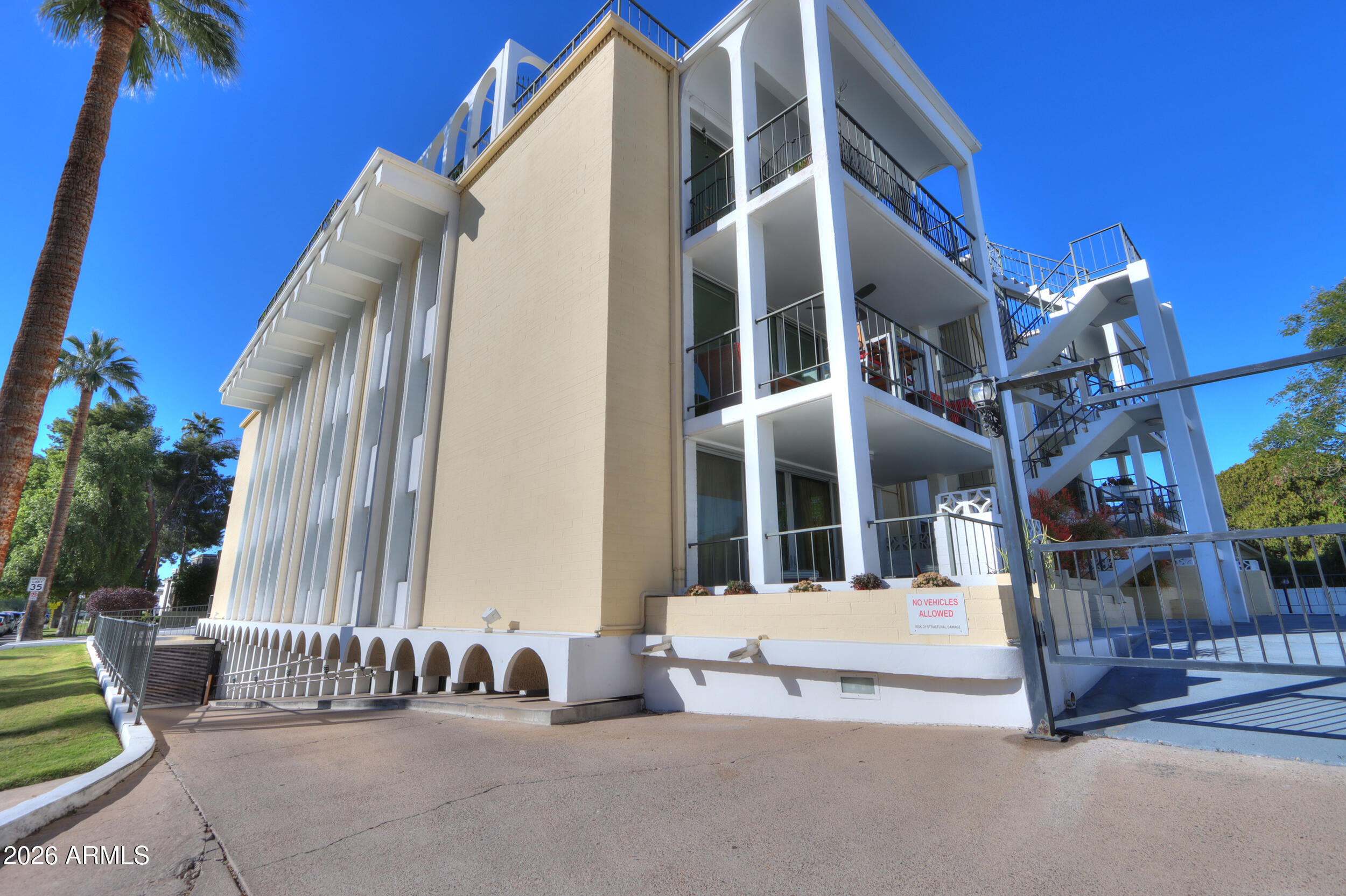 6502 N Central Avenue B203