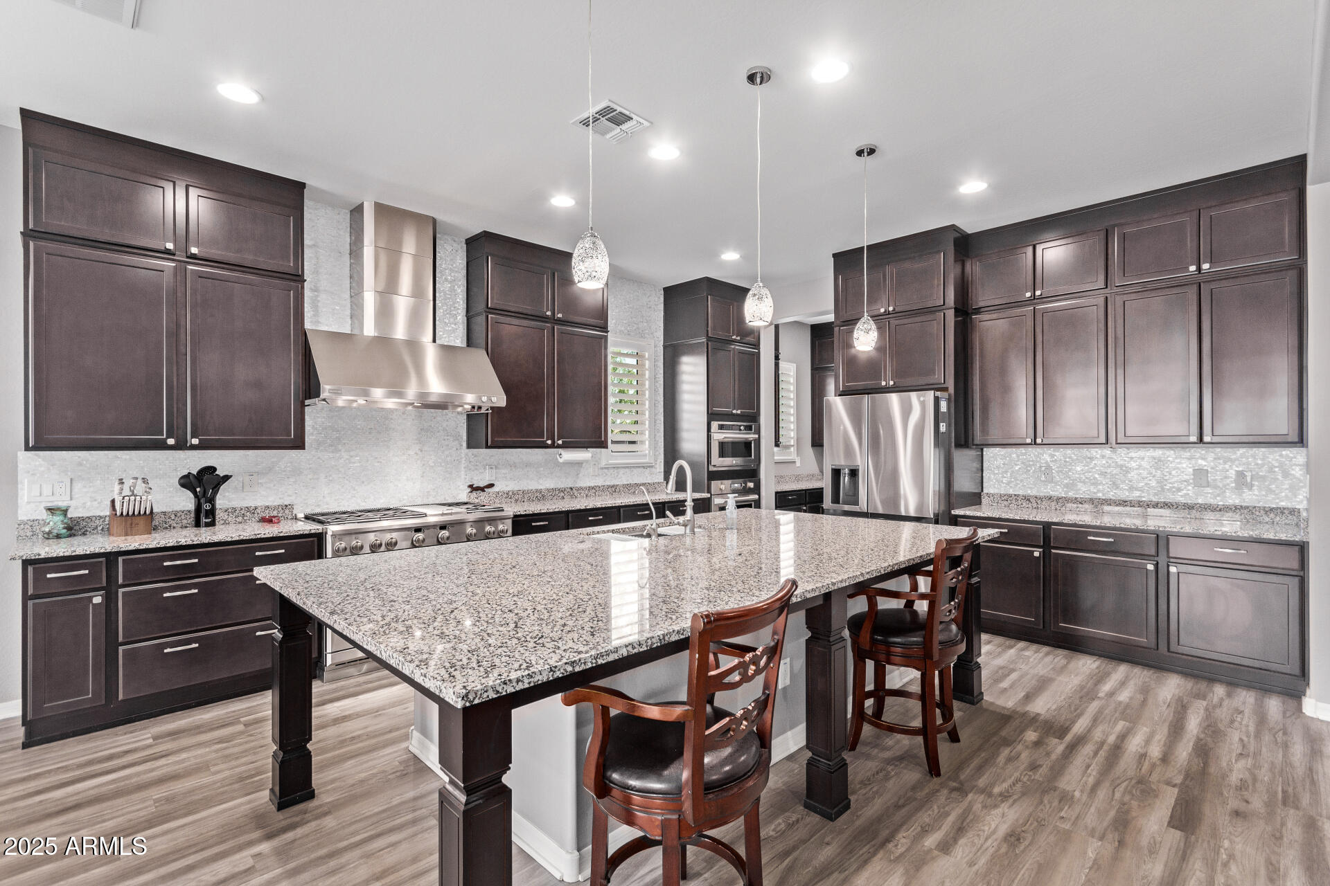 1076 E KENSINGTON Road