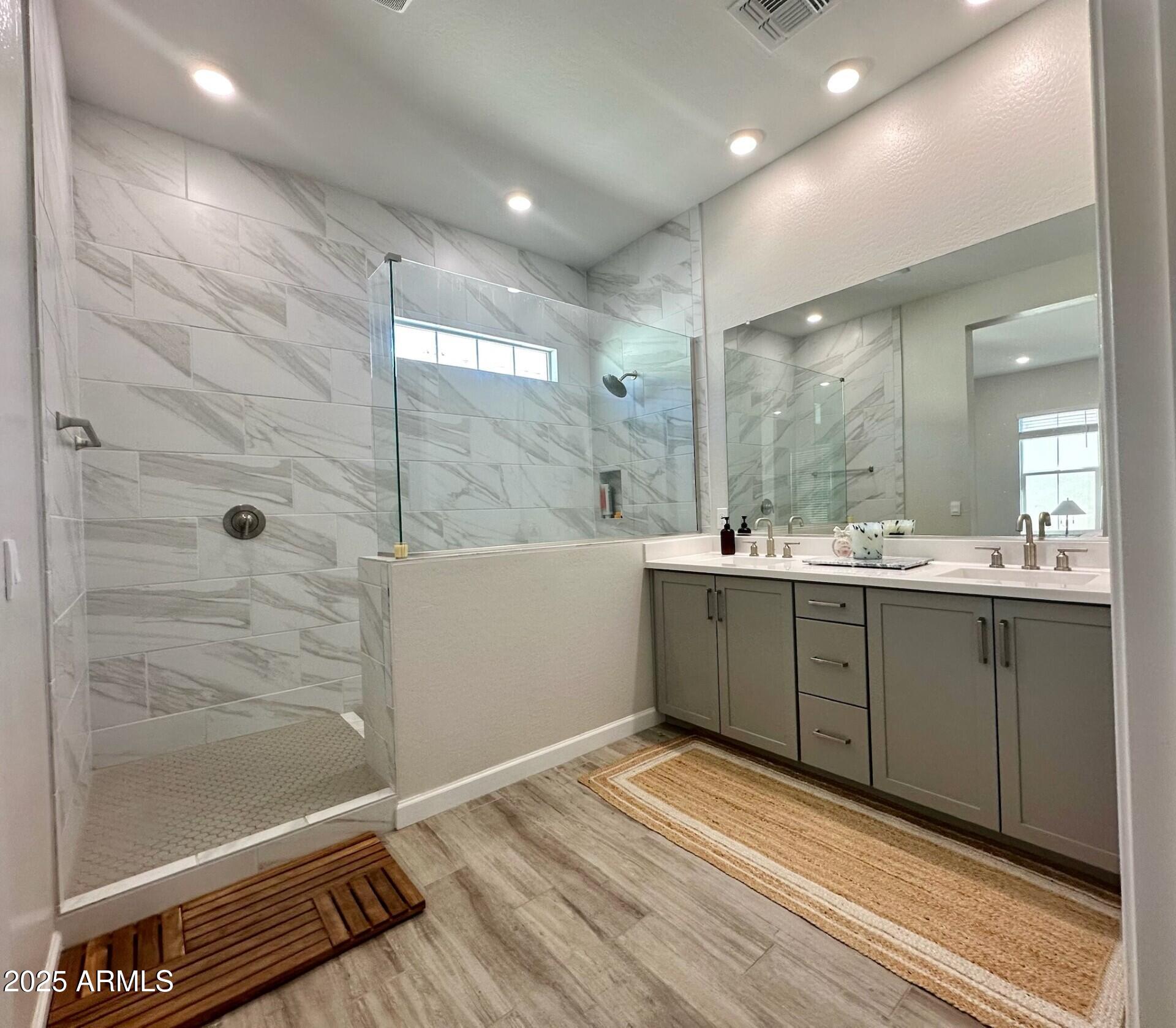 5026 E ANDERSON Drive