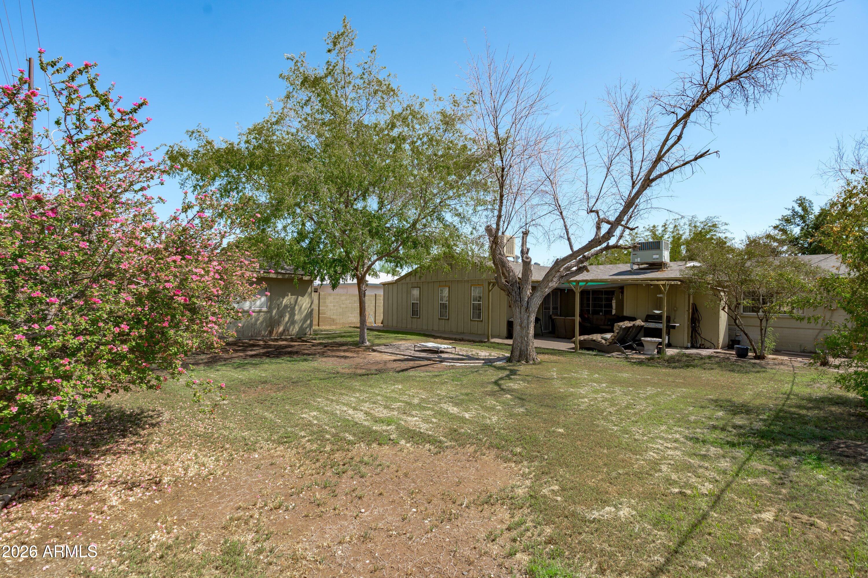 2214 W KEIM Drive