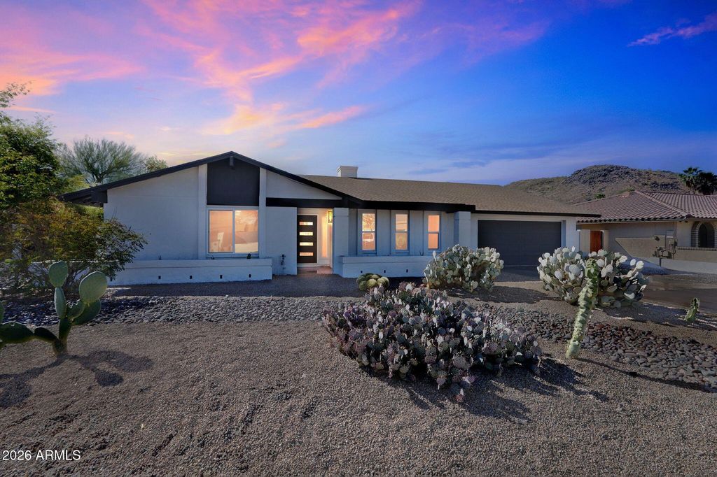 Photo of 9 E Surrey Avenue, Phoenix, AZ 85022 (MLS # 6997962)