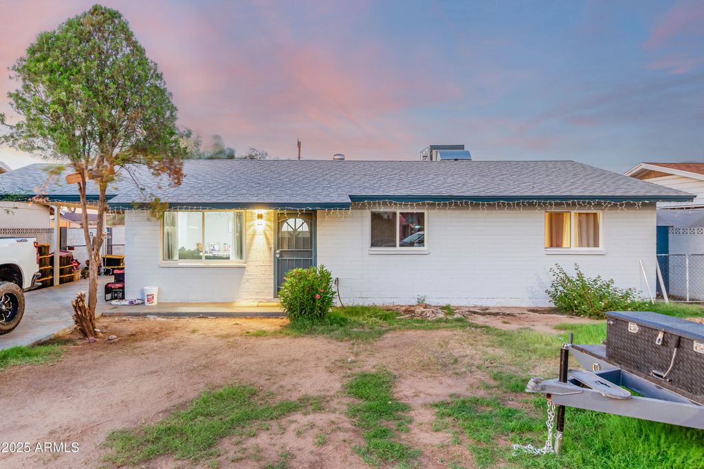 Photo of 4938 W Mclellan Road, Glendale, AZ 85301 (MLS # 6928293)