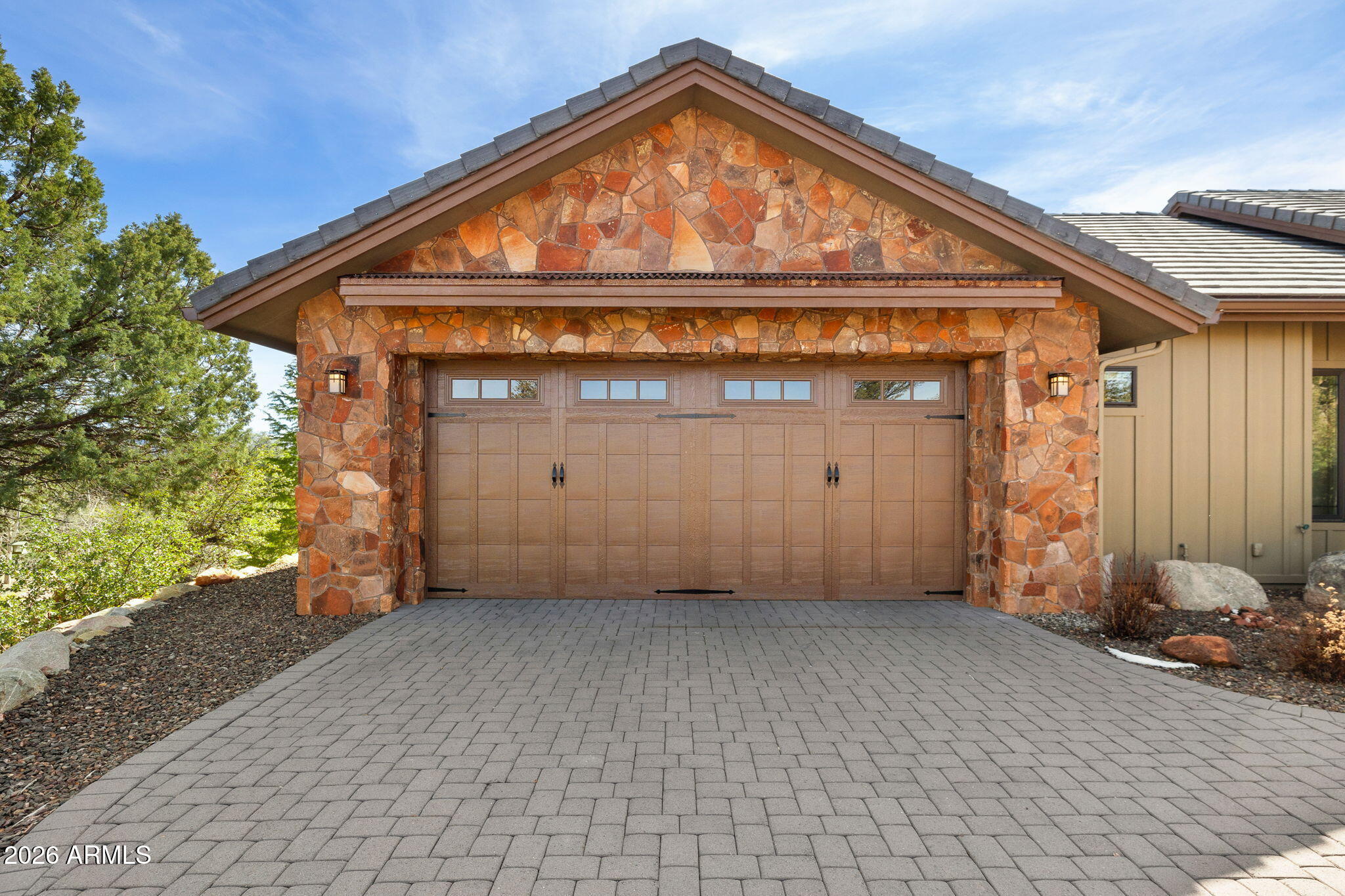 1395 RIDGEWOOD Drive