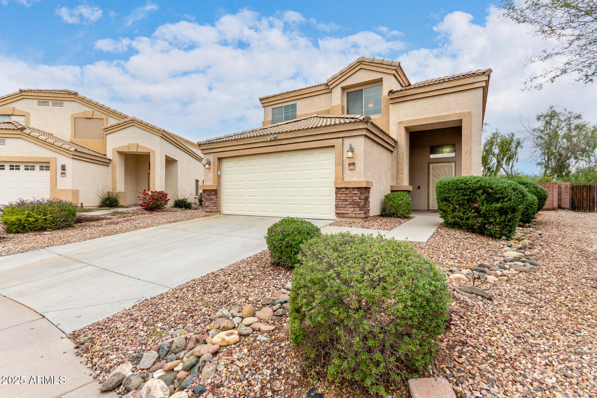 23236 W YAVAPAI Street