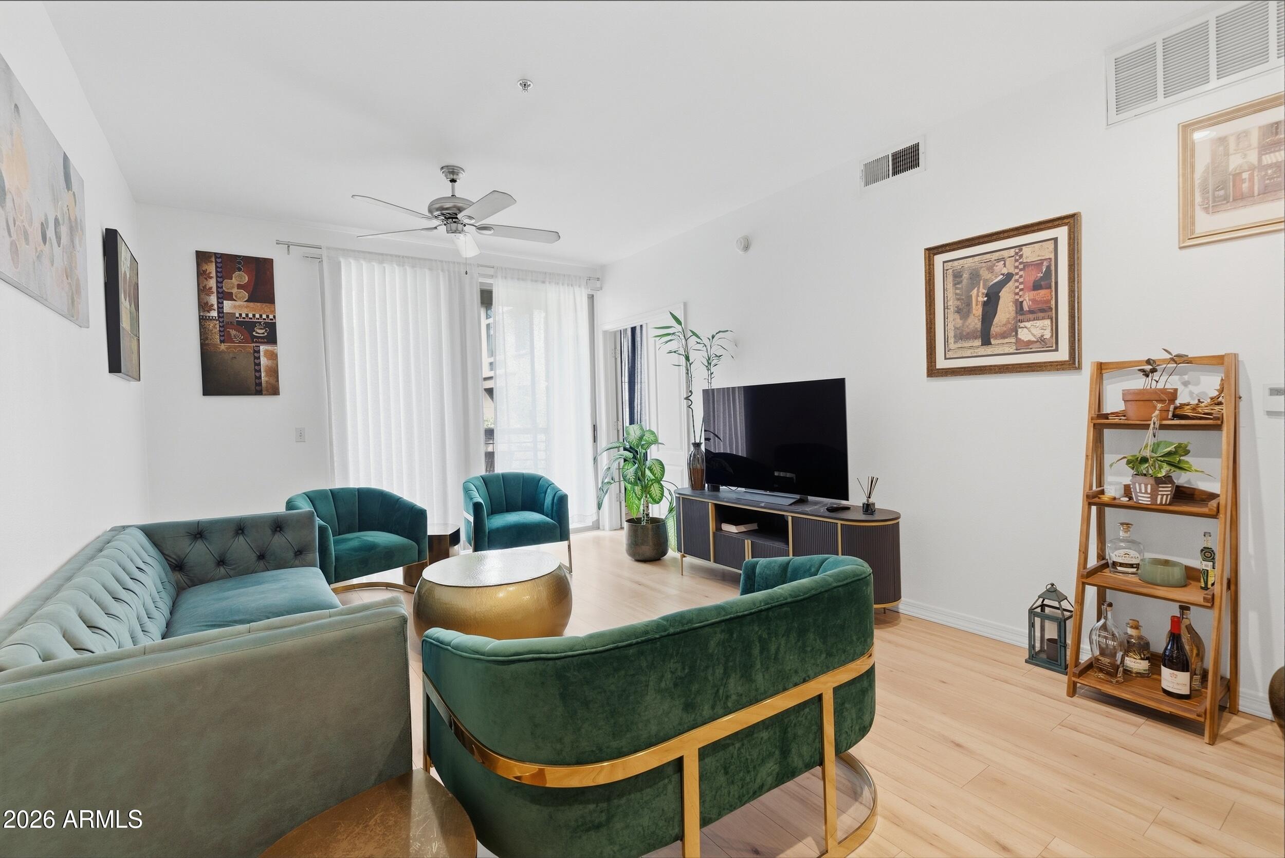 1701 E COLTER Street 351