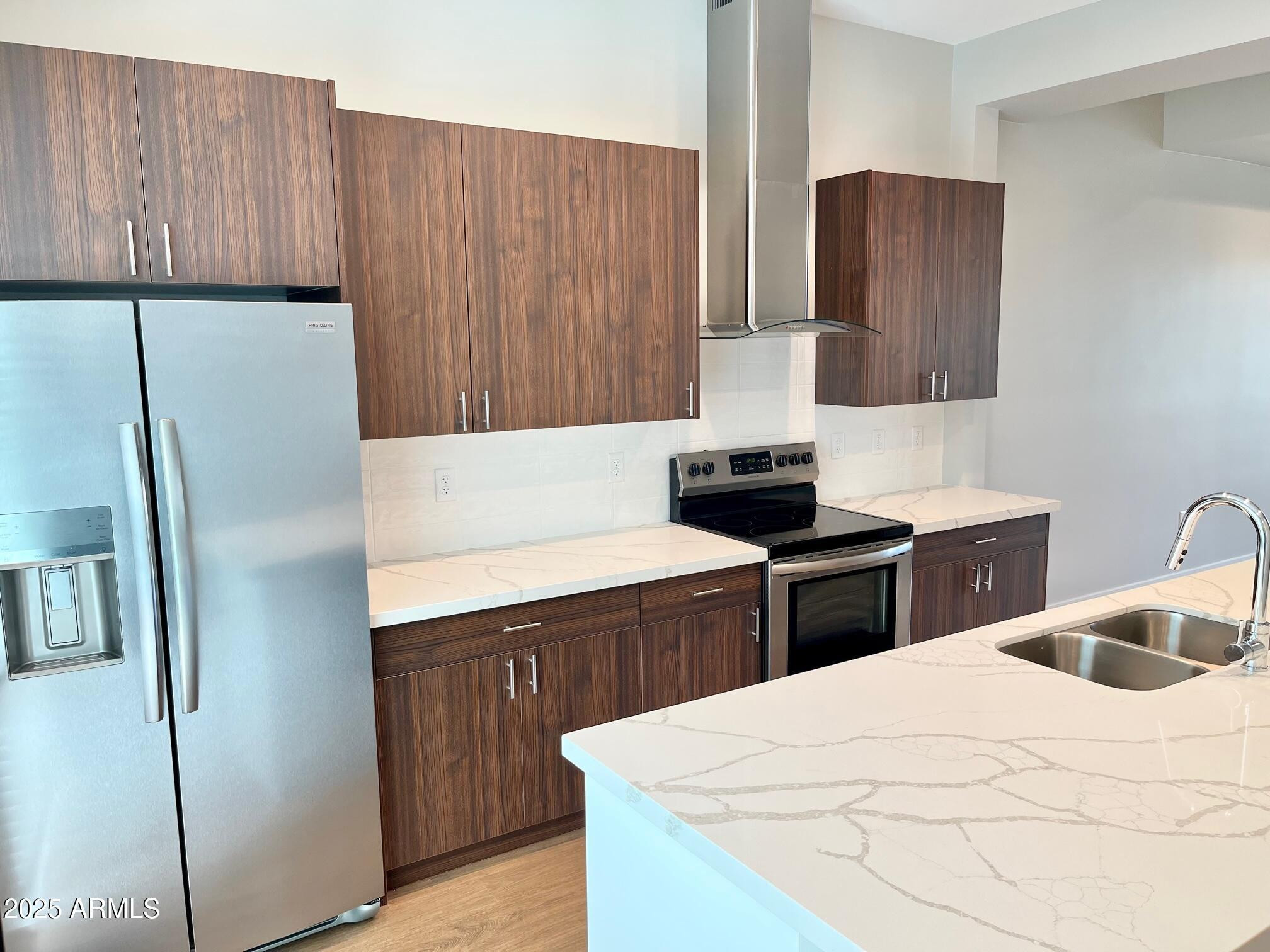 915 E Missouri Avenue Apt 16