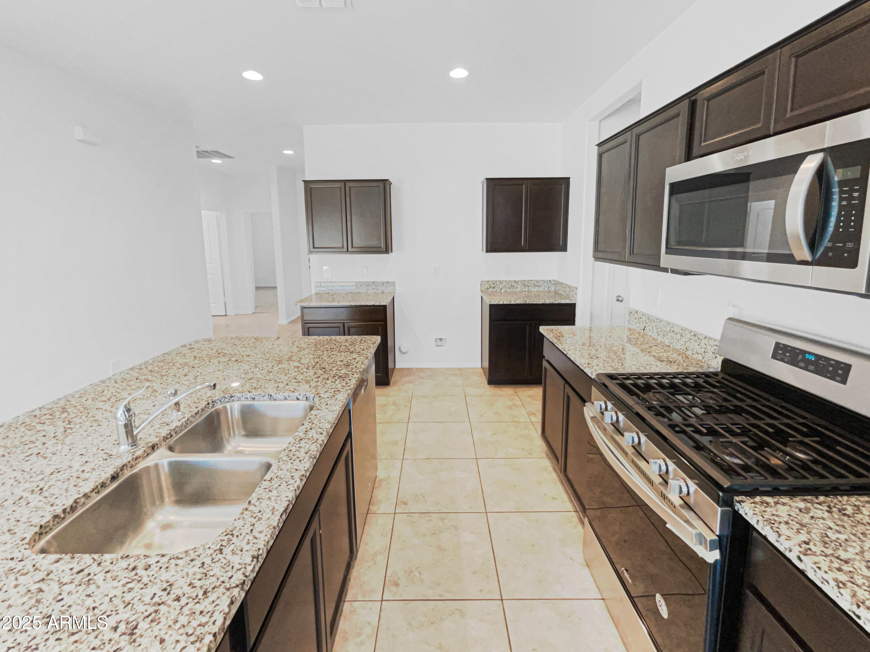 30709 W INDIANOLA Avenue