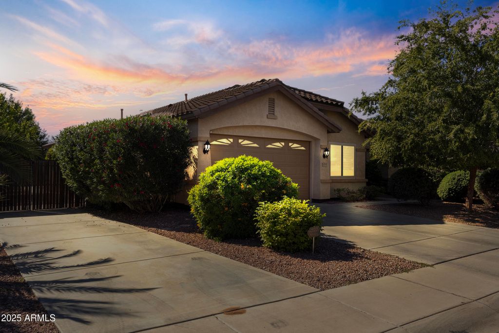 Photo of 44545 W Vineyard Street, Maricopa, AZ 85139 (MLS # 6942588)