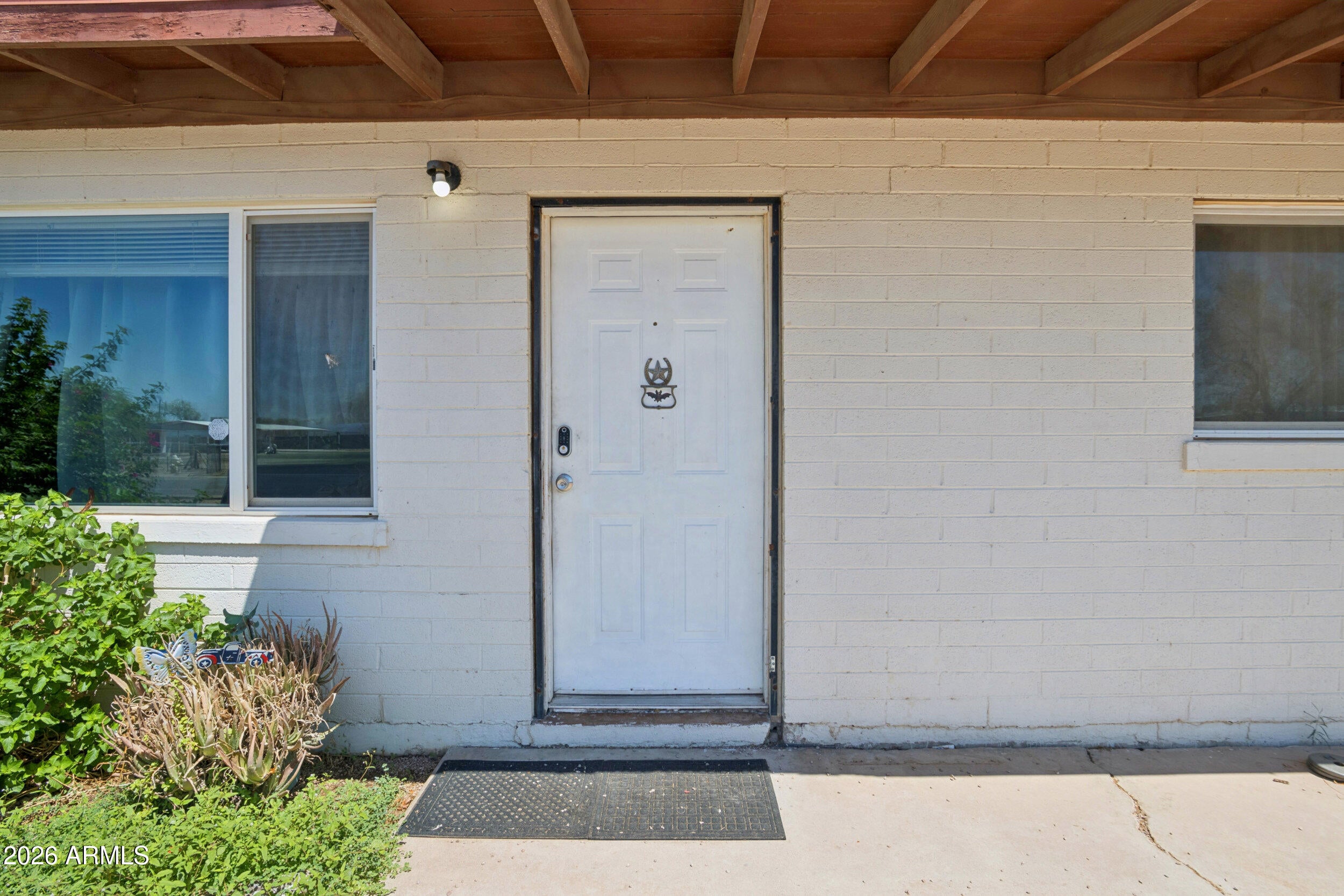 414 W BUTTE Circle