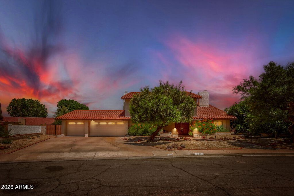 Photo of 250 E Hackamore Street, Mesa, AZ 85201 (MLS # 7031101)