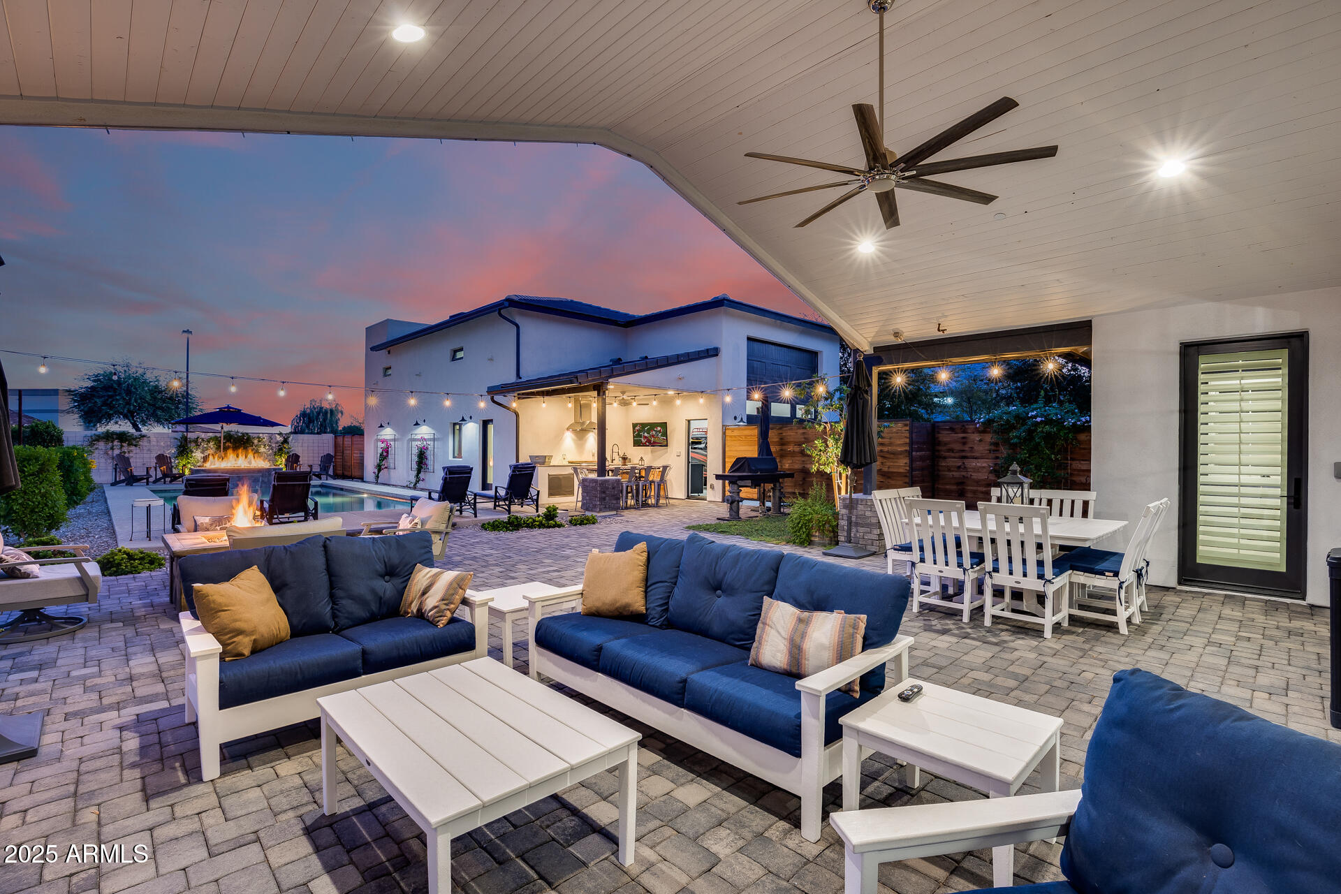 8425 W LOUISE Court