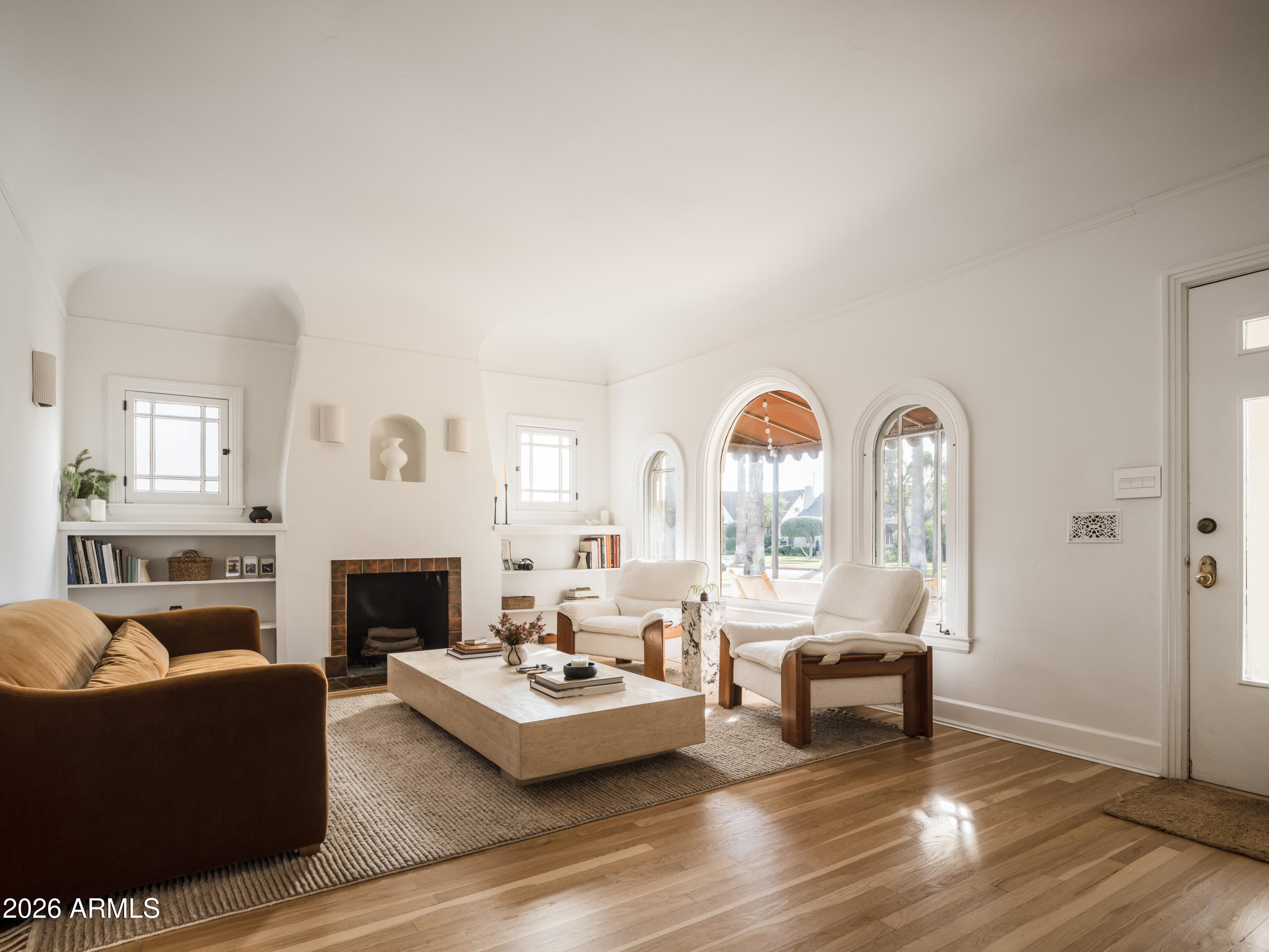 926 W LYNWOOD Street