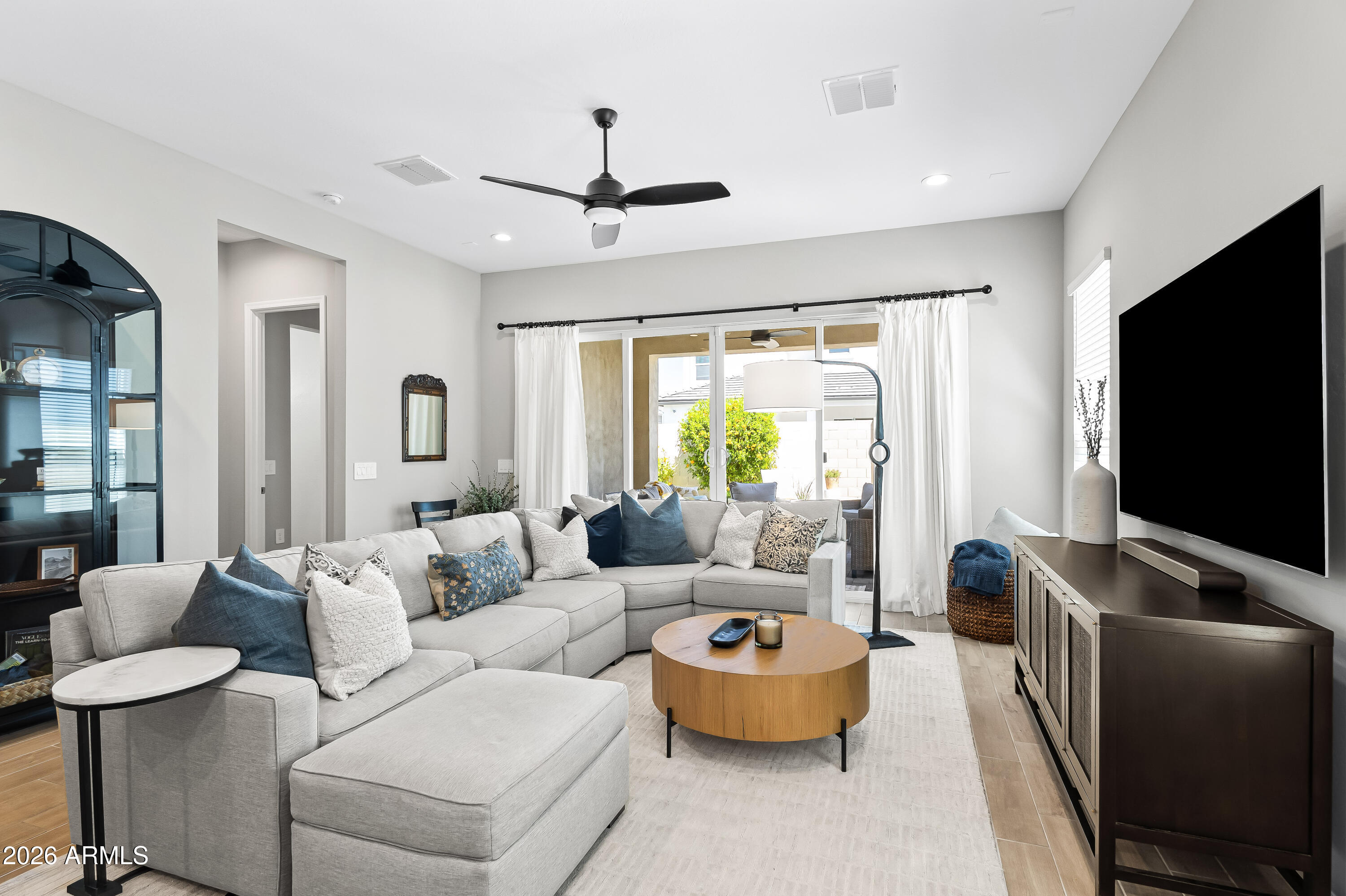 5132 E MURIEL Drive