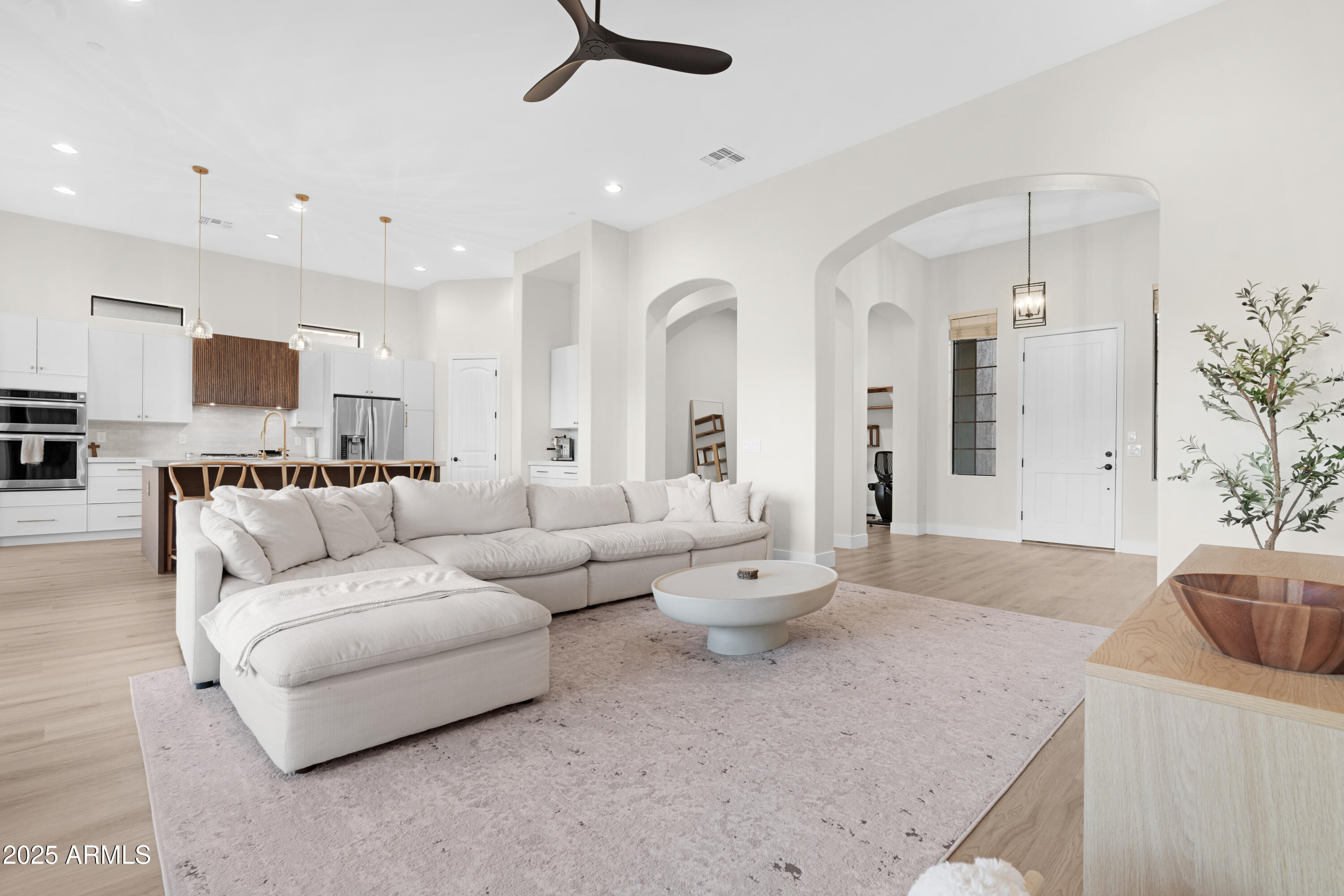 8542 E LOCKWOOD Street