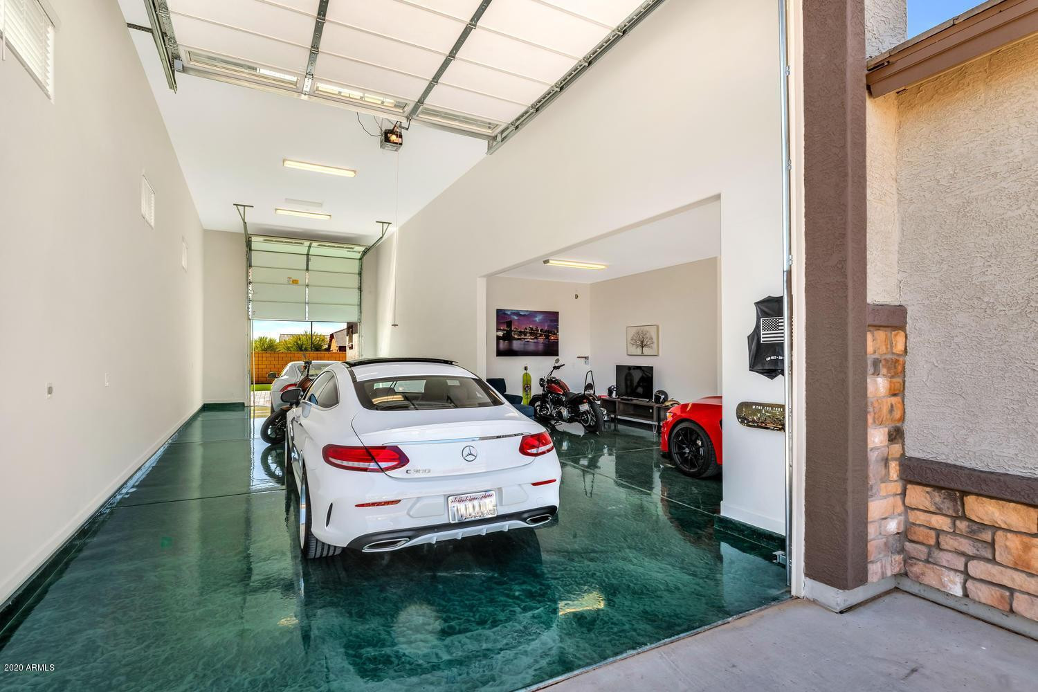 16979 W Alameda Road