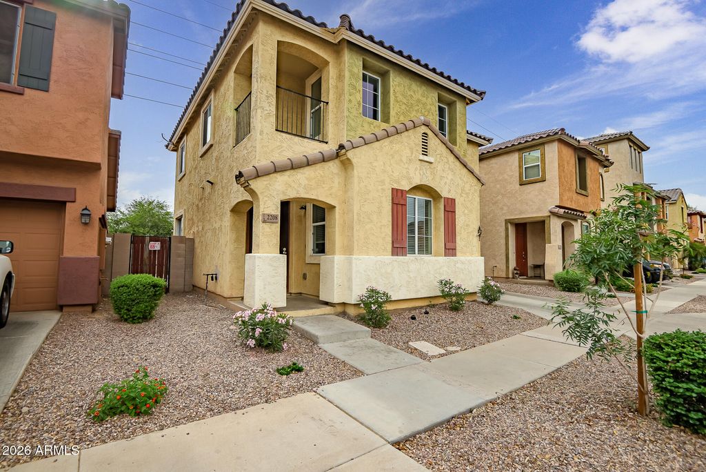 Photo of 2208 N 78th Glen, Phoenix, AZ 85035 (MLS # 7024133)
