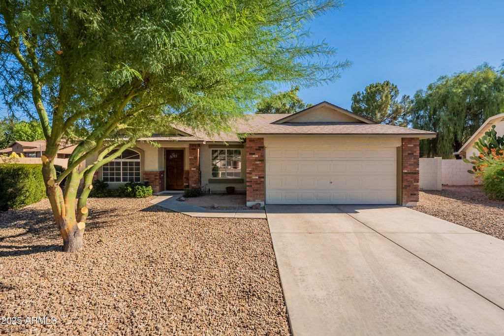 Photo of 2477 E Flintlock Place, Chandler, AZ 85286 (MLS # 6924595)