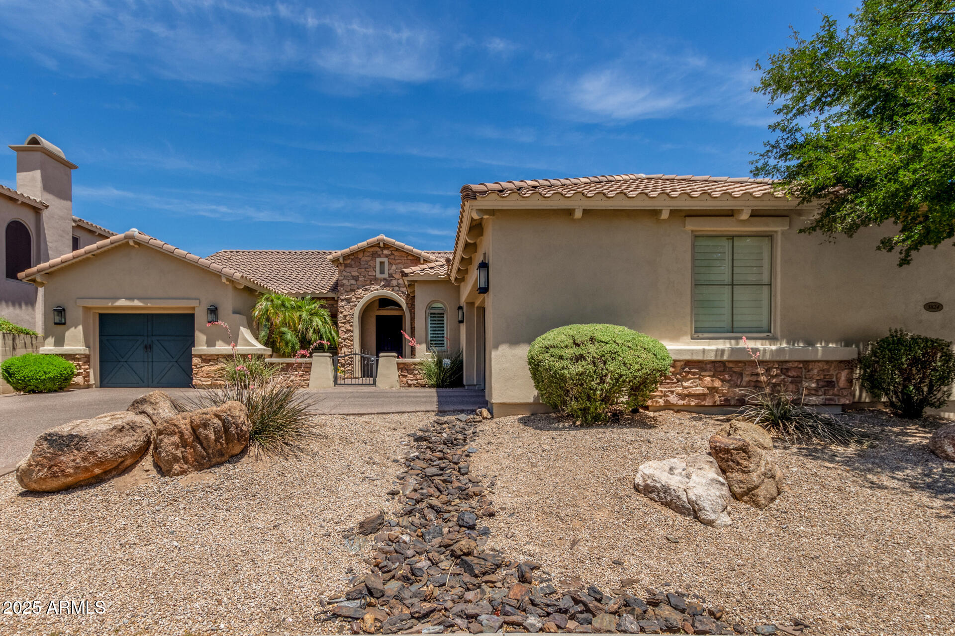 3824 E PARKSIDE Lane