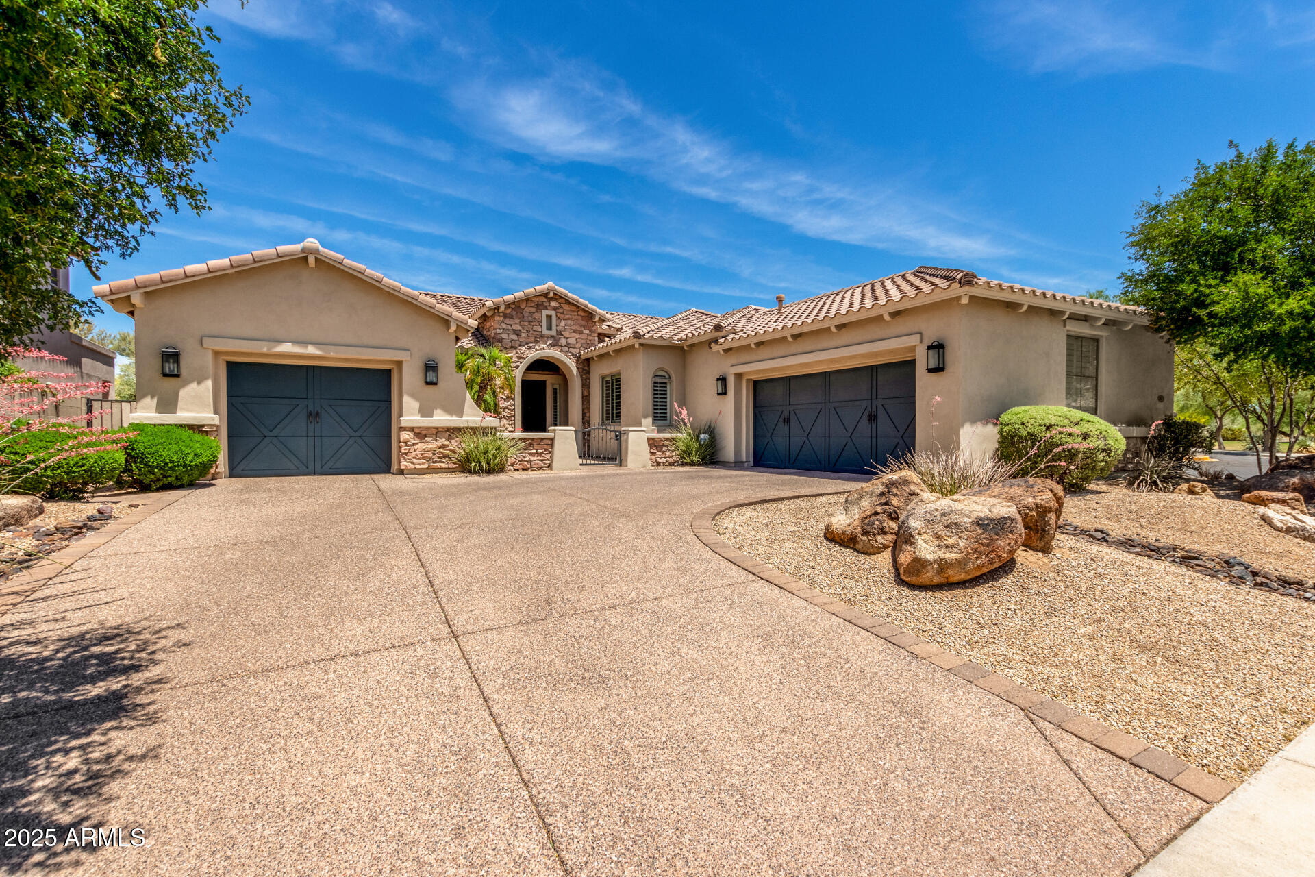 3824 E PARKSIDE Lane