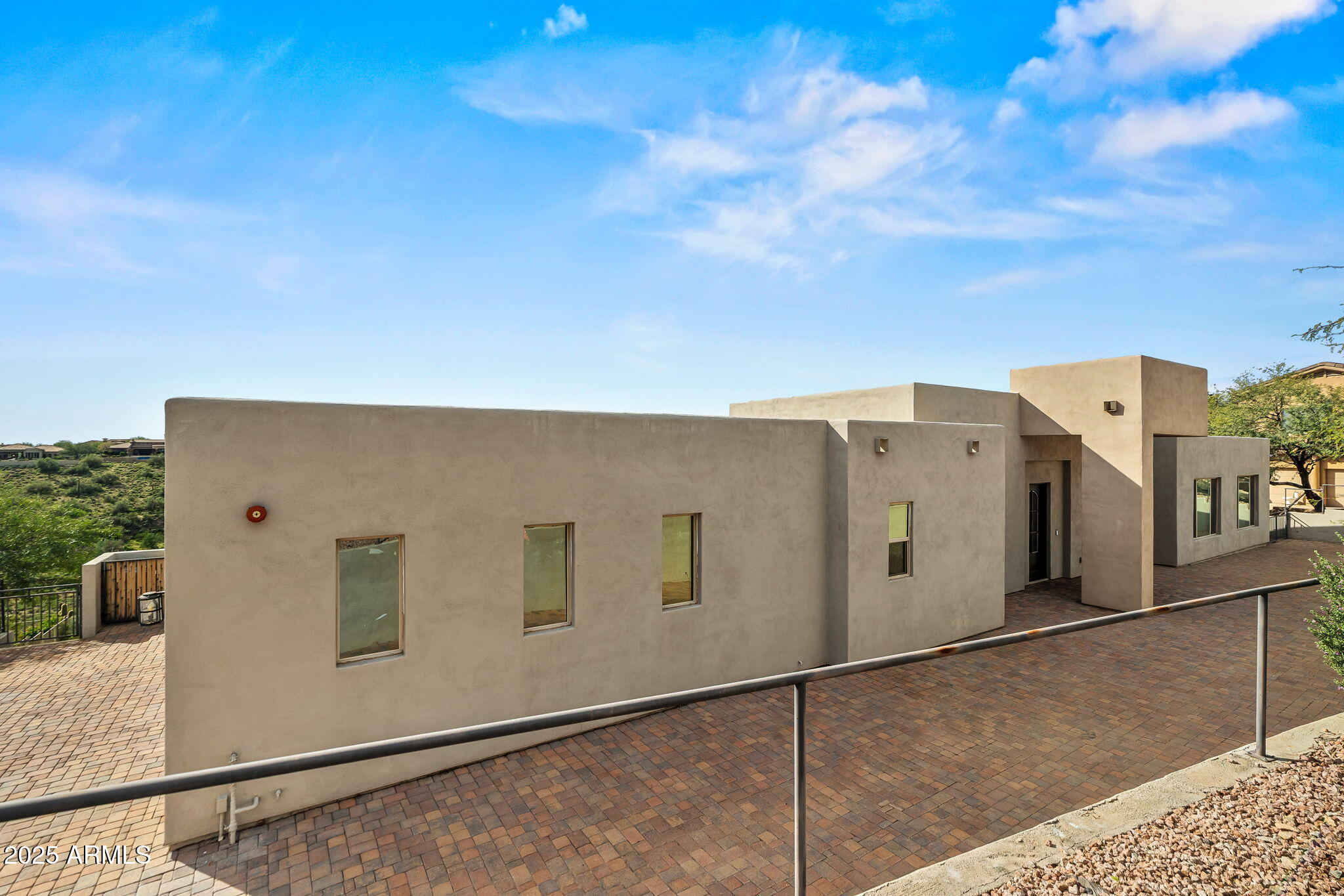 11010 N BUFFALO Drive