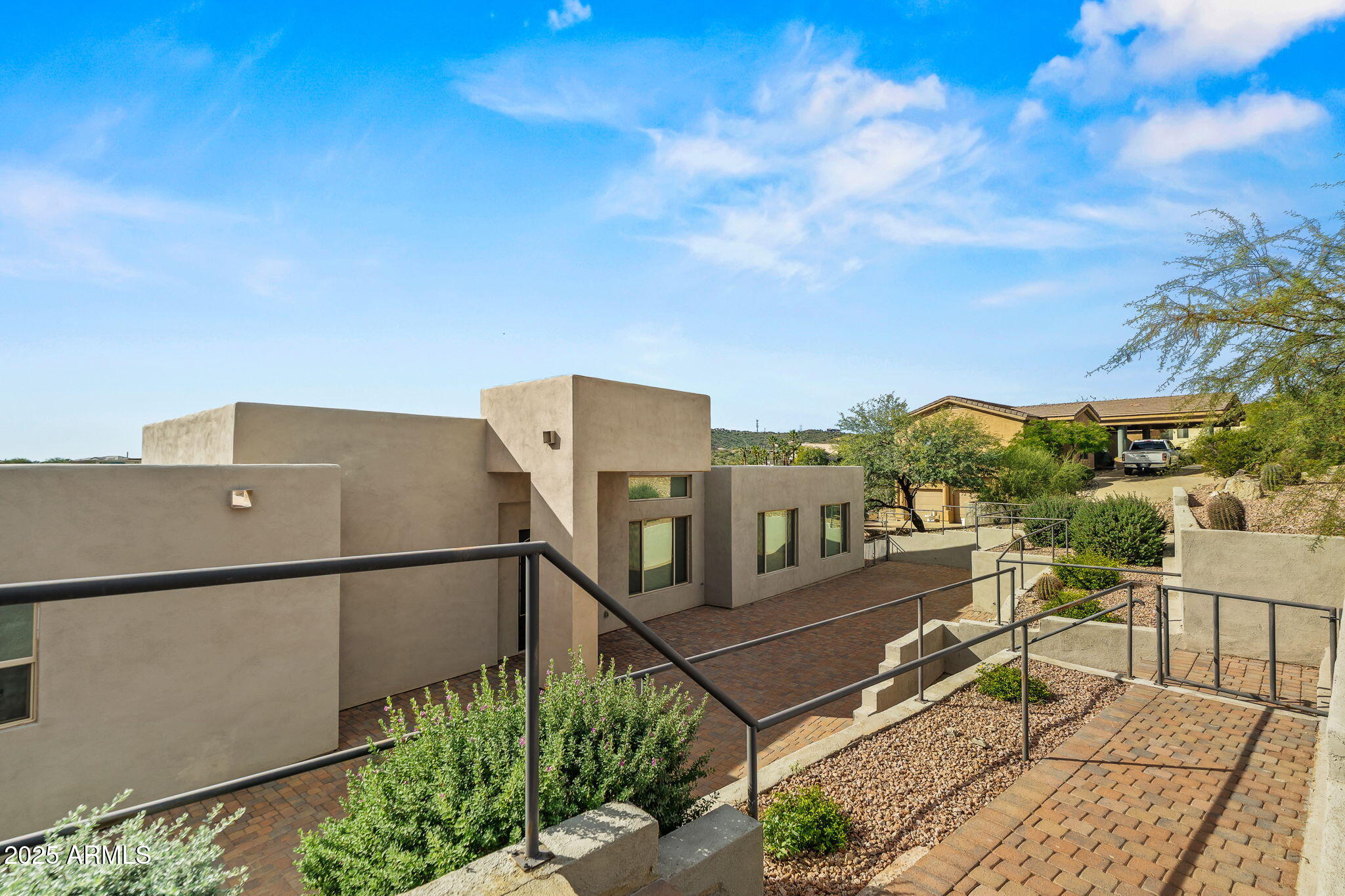 11010 N BUFFALO Drive