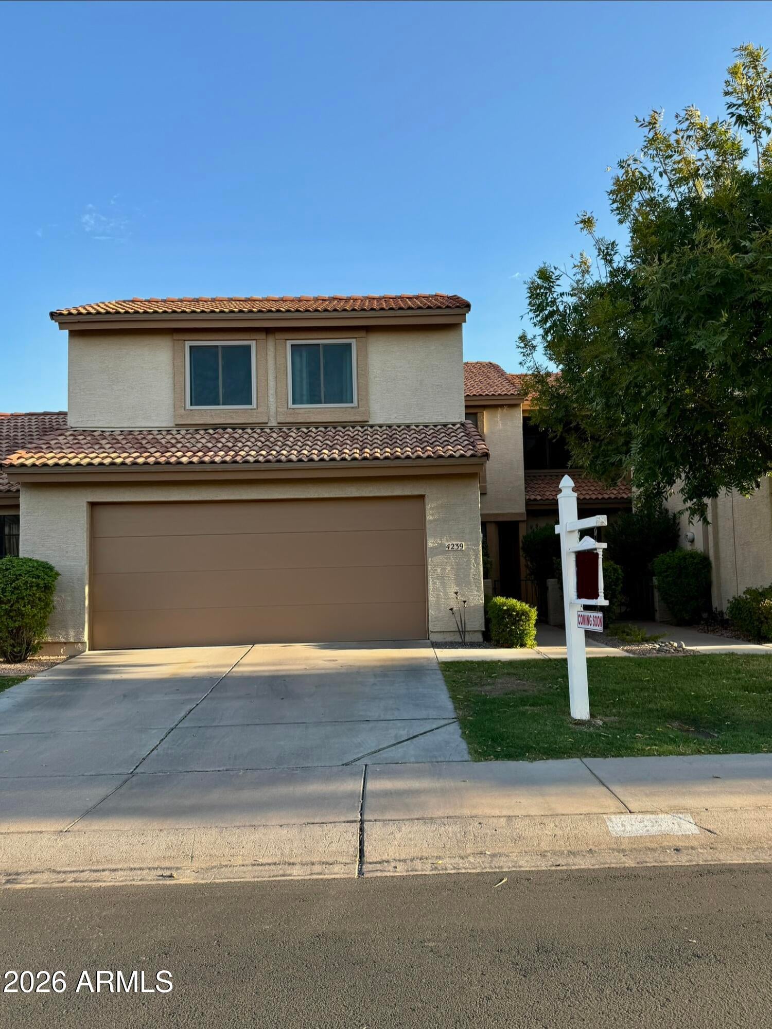 4239 E CASSIA Way