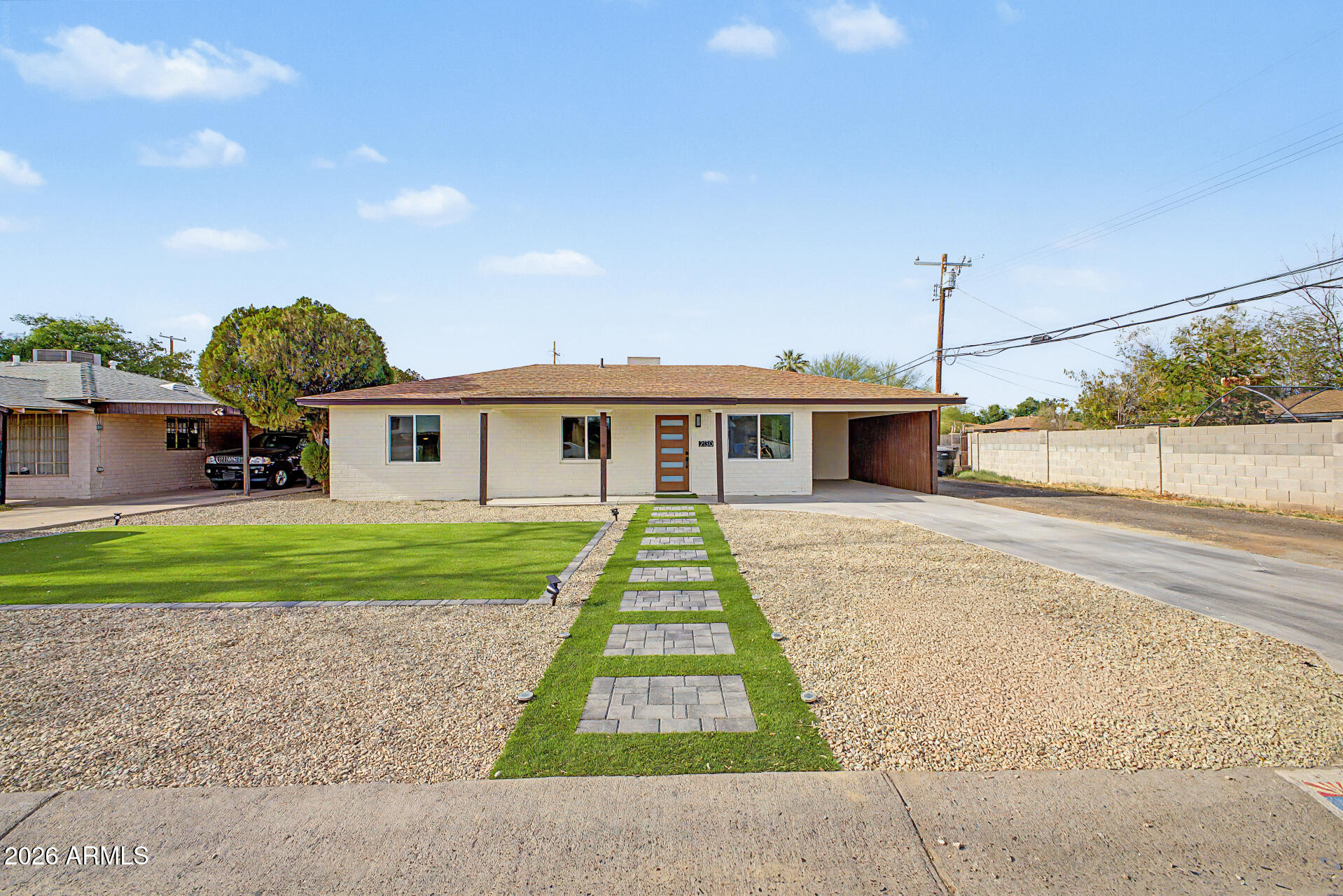 2130 W WELDON Avenue