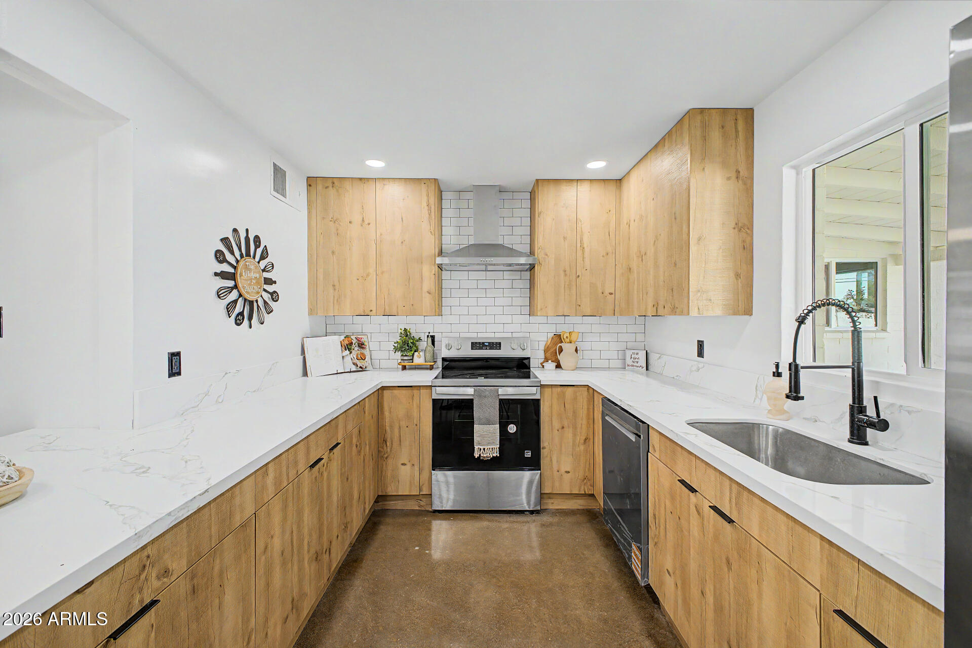 2130 W WELDON Avenue