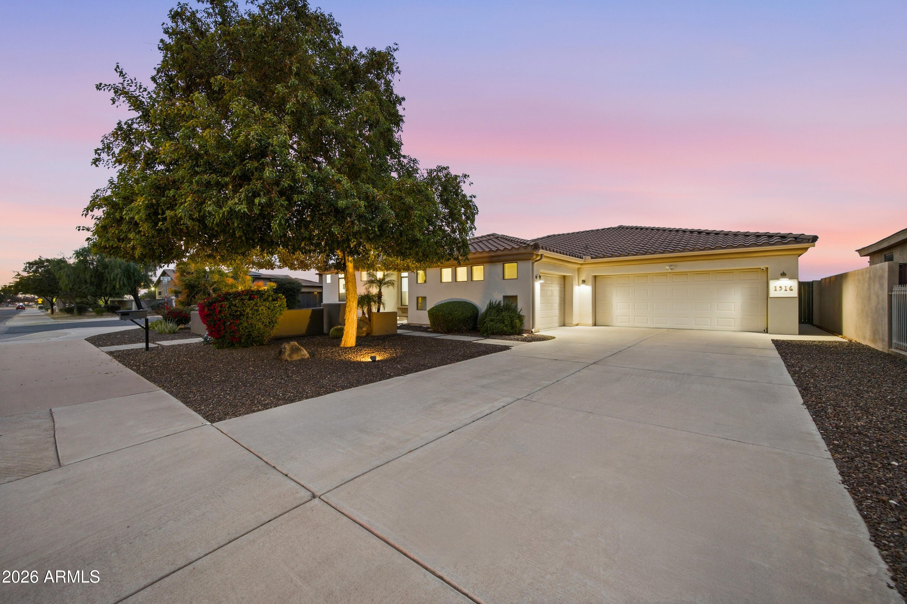 1516 E South Mountain Avenue