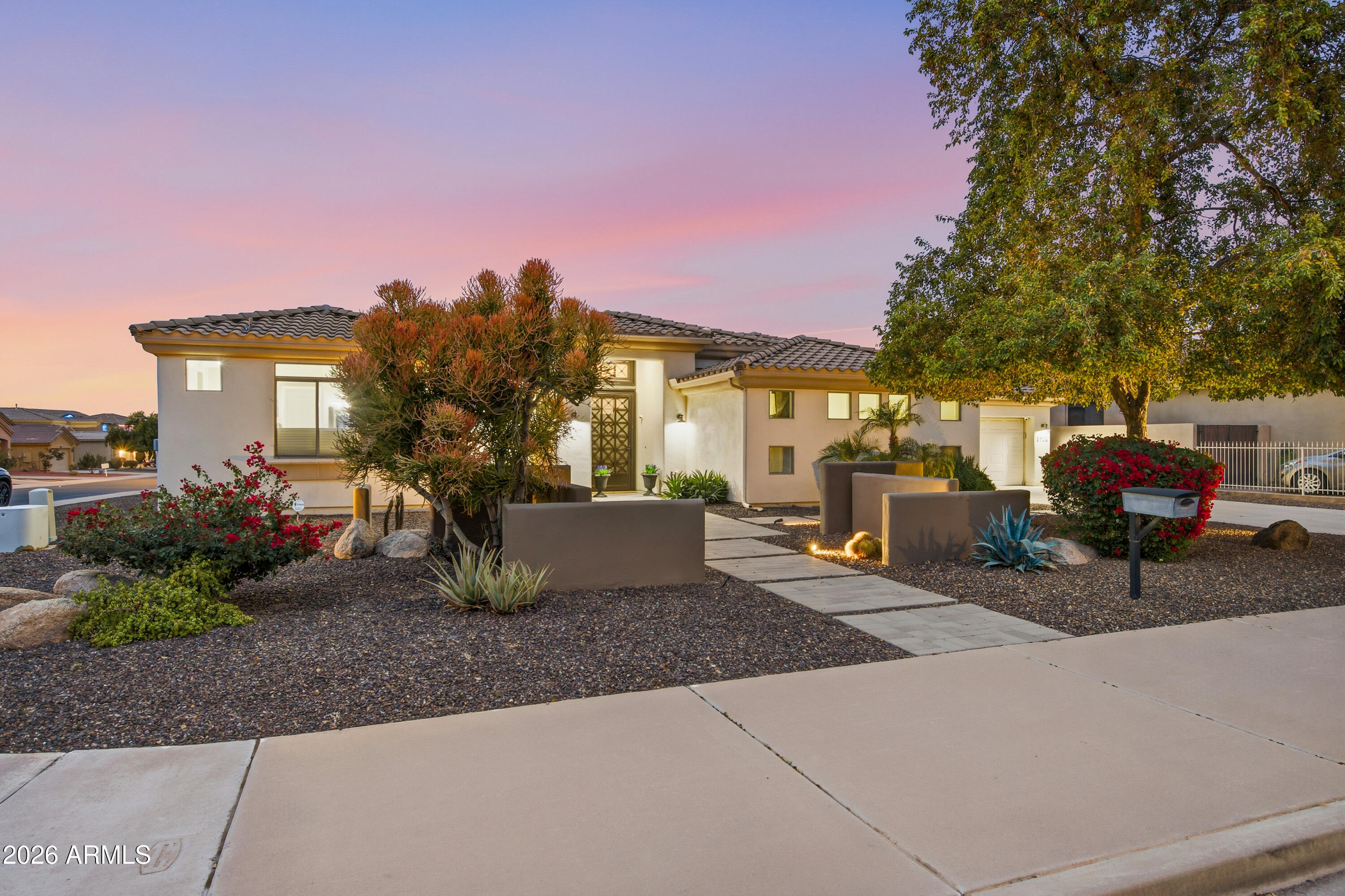 1516 E South Mountain Avenue