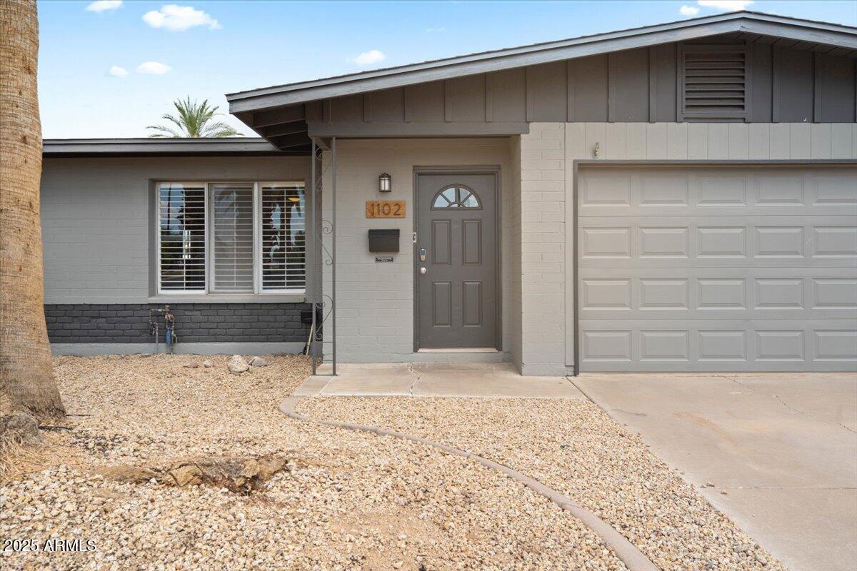 1102 E REDONDO Circle