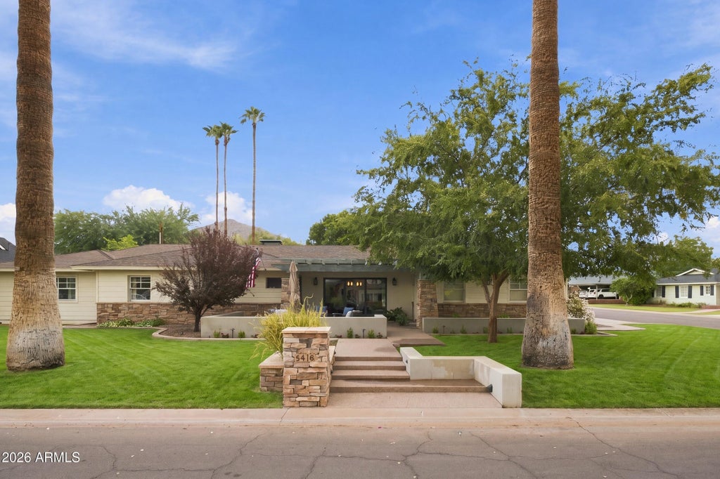 Photo of 5416 E Calle Ventura, Phoenix, AZ 85018 (MLS # 7094574)