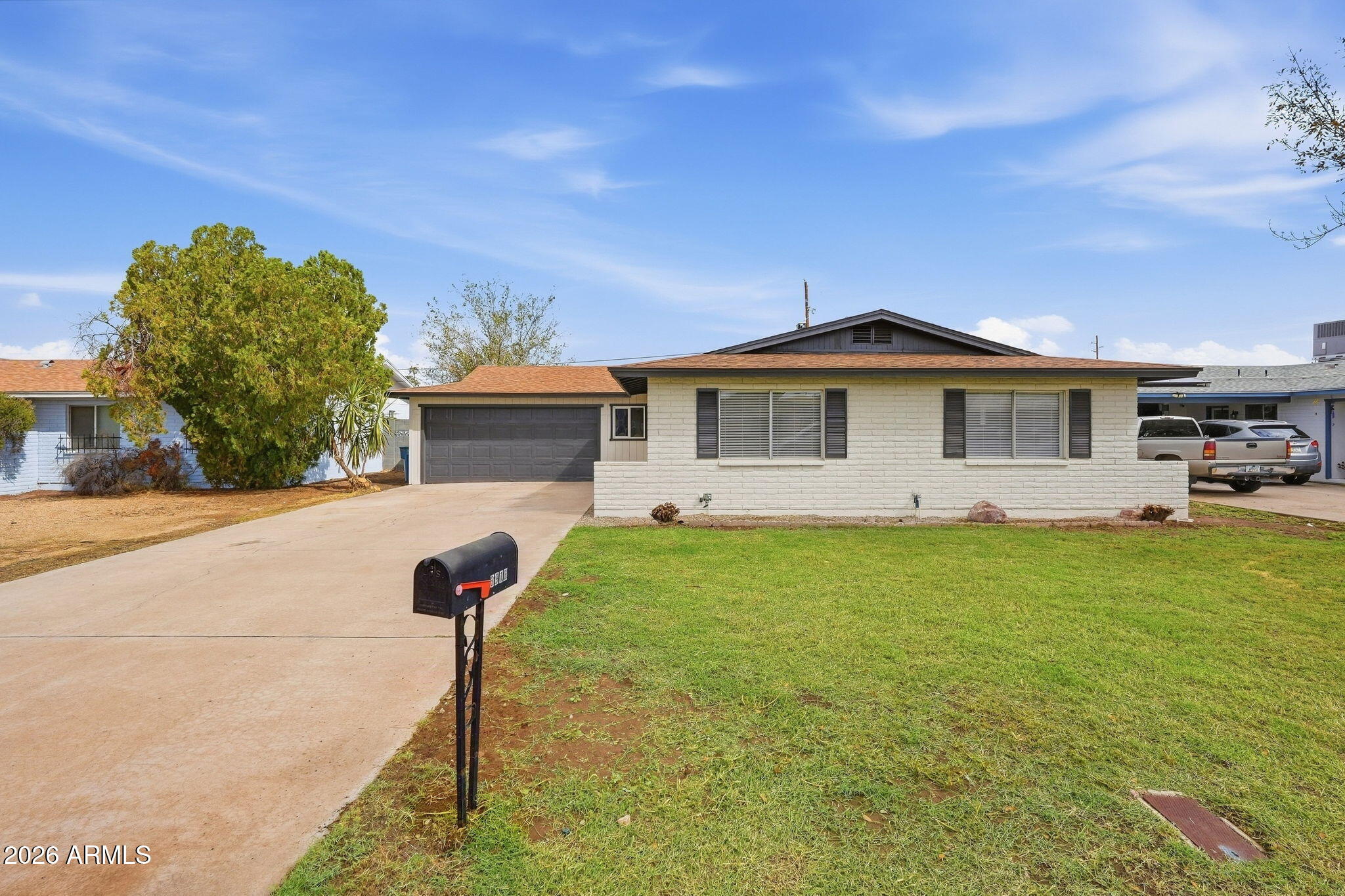 3918 W KALER Drive