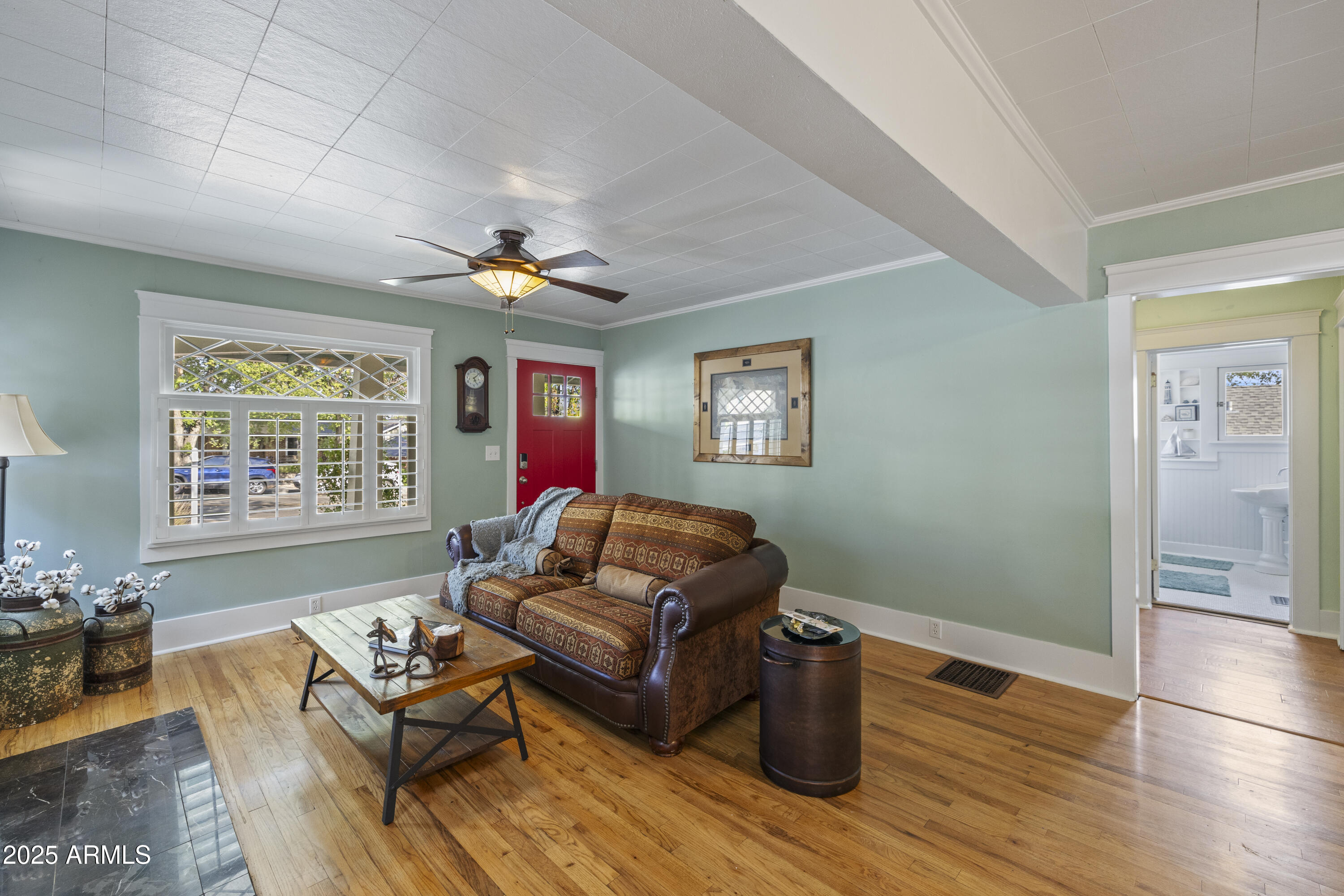 343 S MOUNT VERNON Avenue