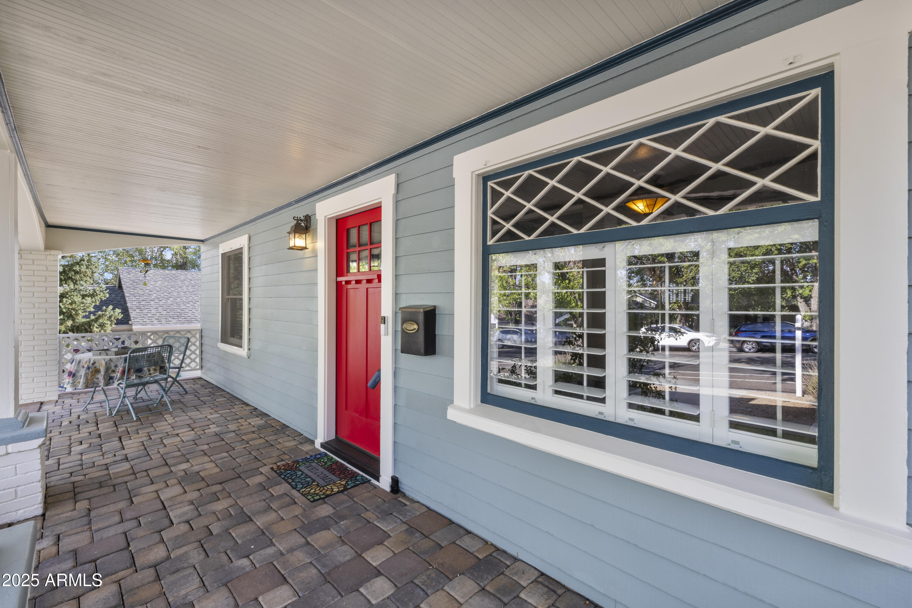 343 S MOUNT VERNON Avenue