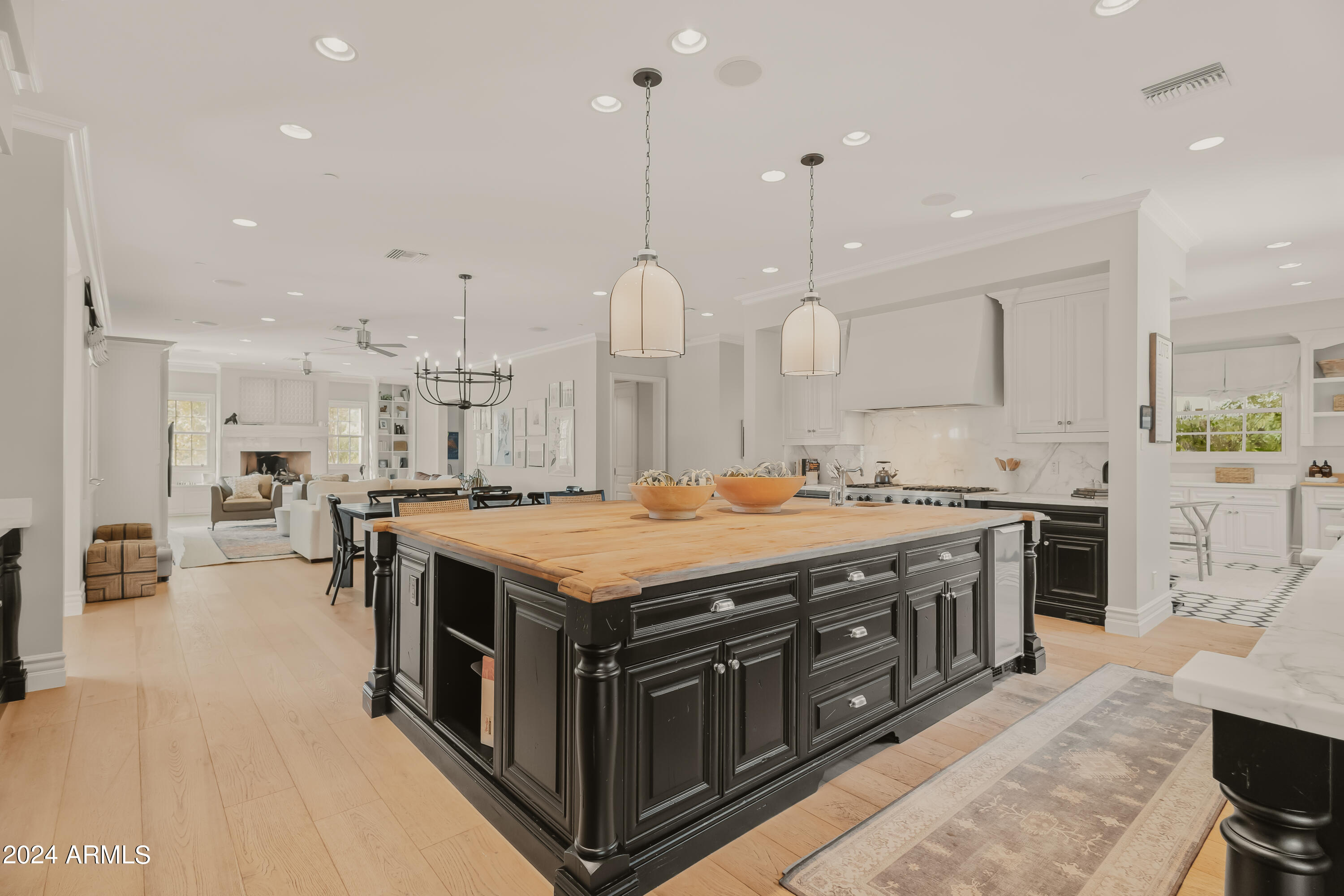 ARCADIA MANORS - Residential