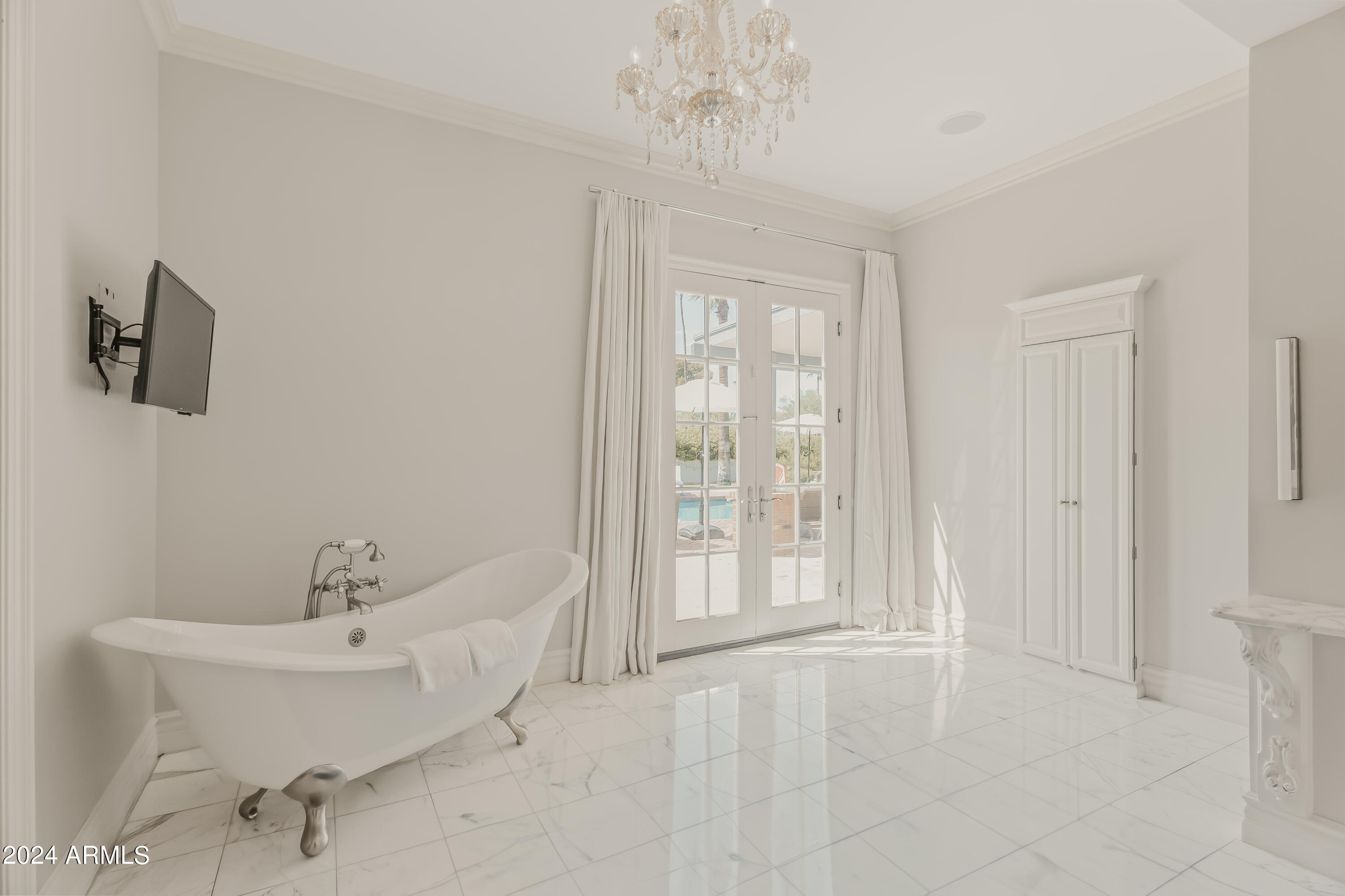 ARCADIA MANORS - Residential