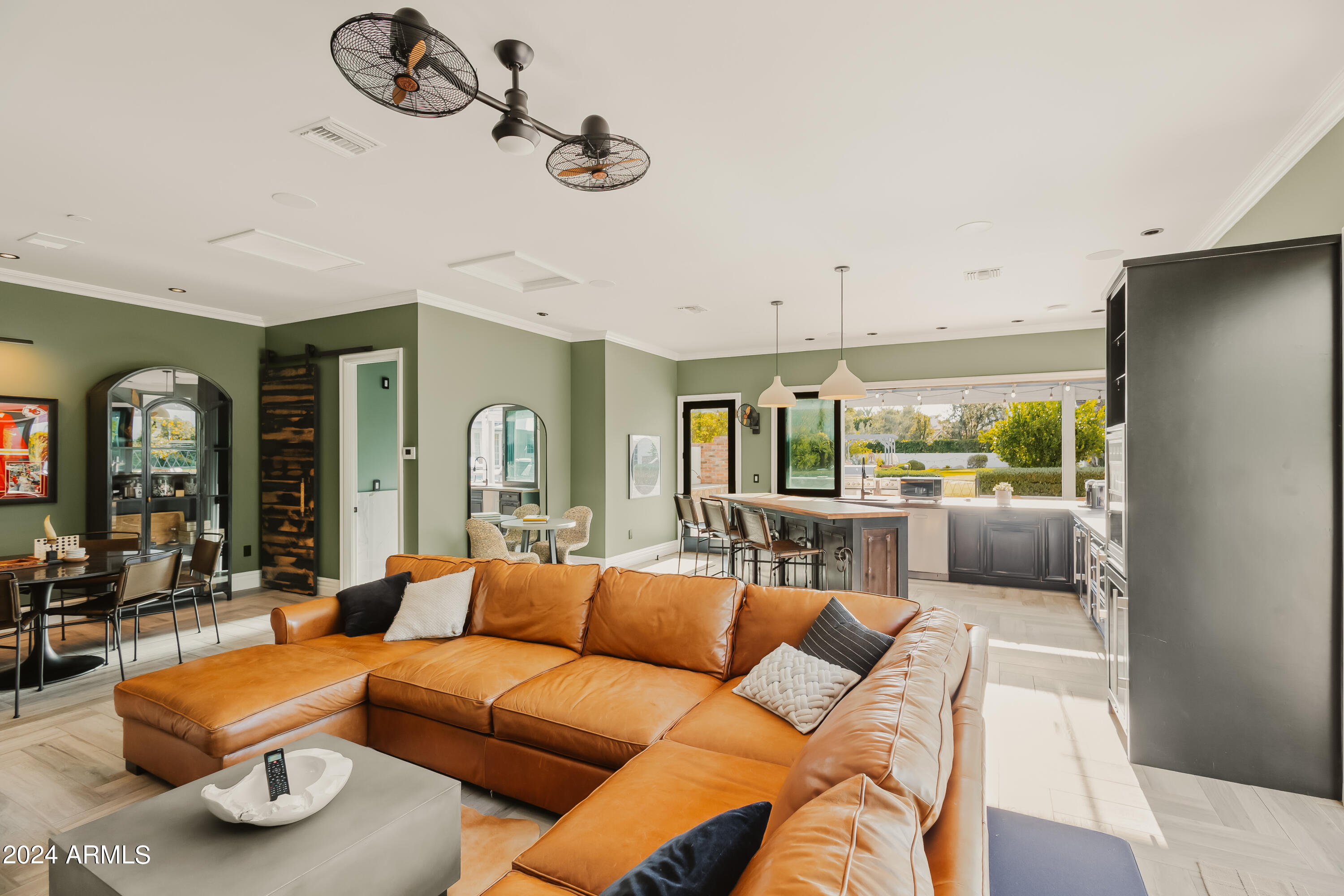 ARCADIA MANORS - Residential