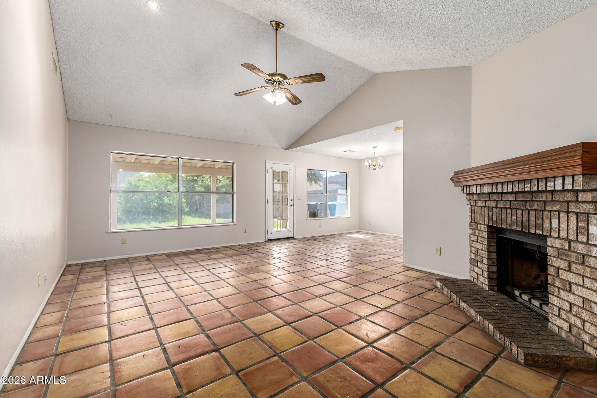 10115 W MEDLOCK Avenue