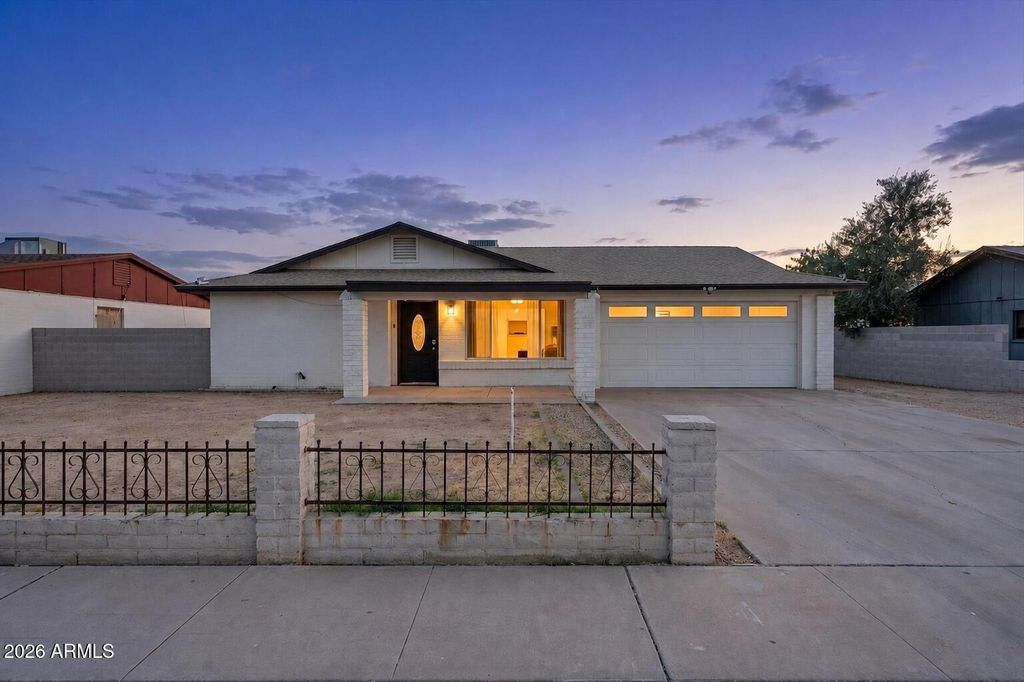 Photo of 6907 W Montebello Avenue, Glendale, AZ 85303 (MLS # 7027145)