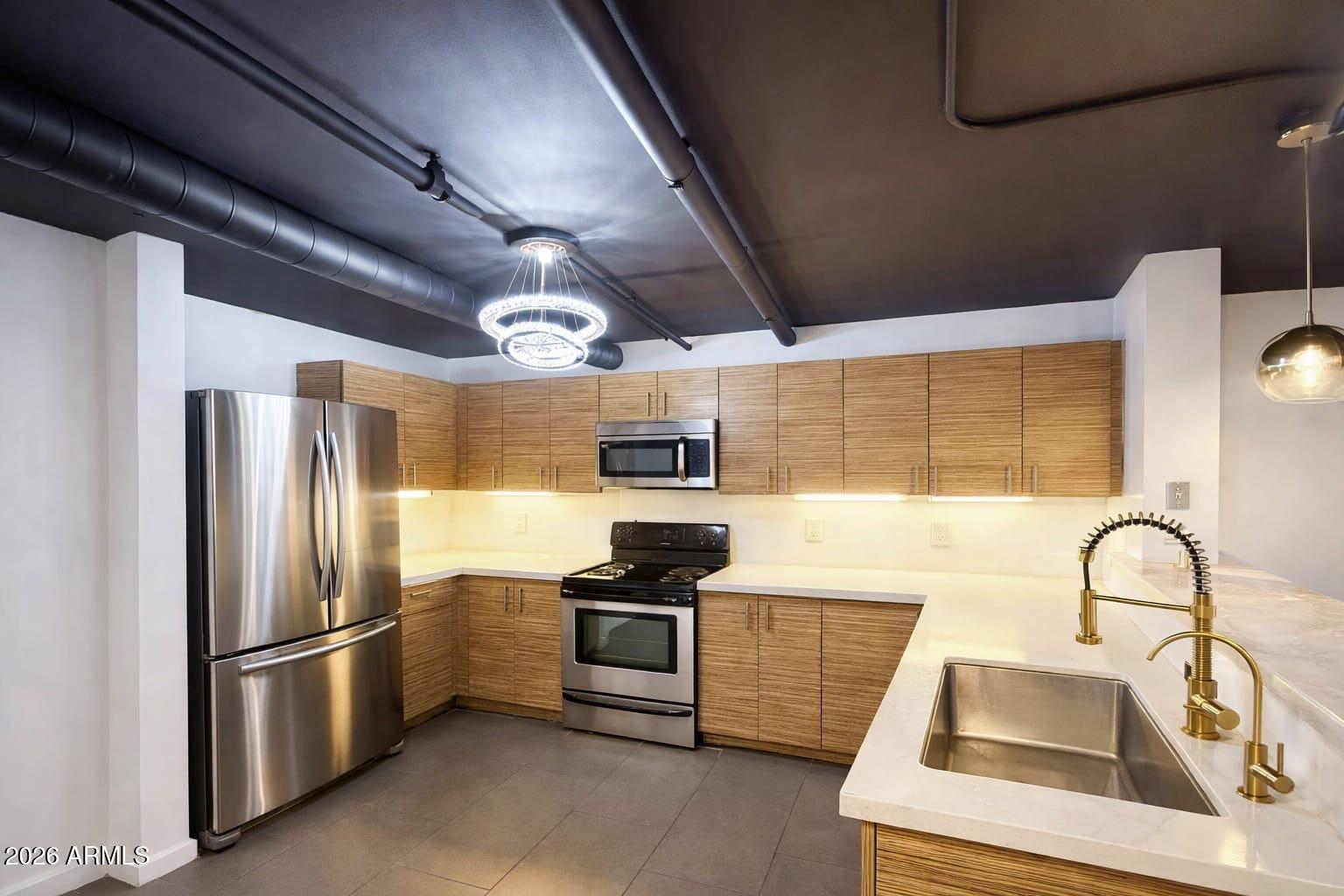 535 W THOMAS Road 513