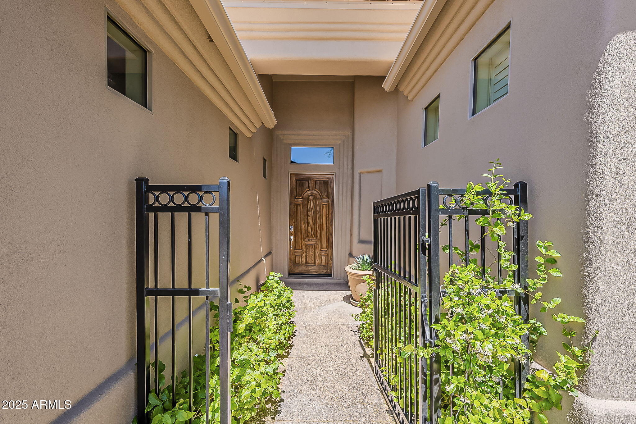9562 E CAVALRY Drive
