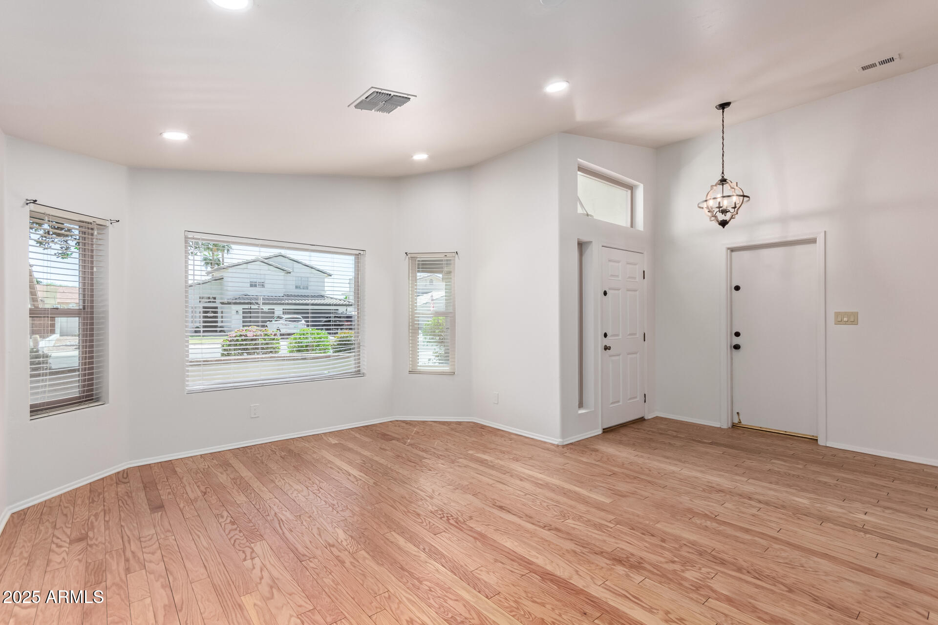 1920 E BELMONT Drive