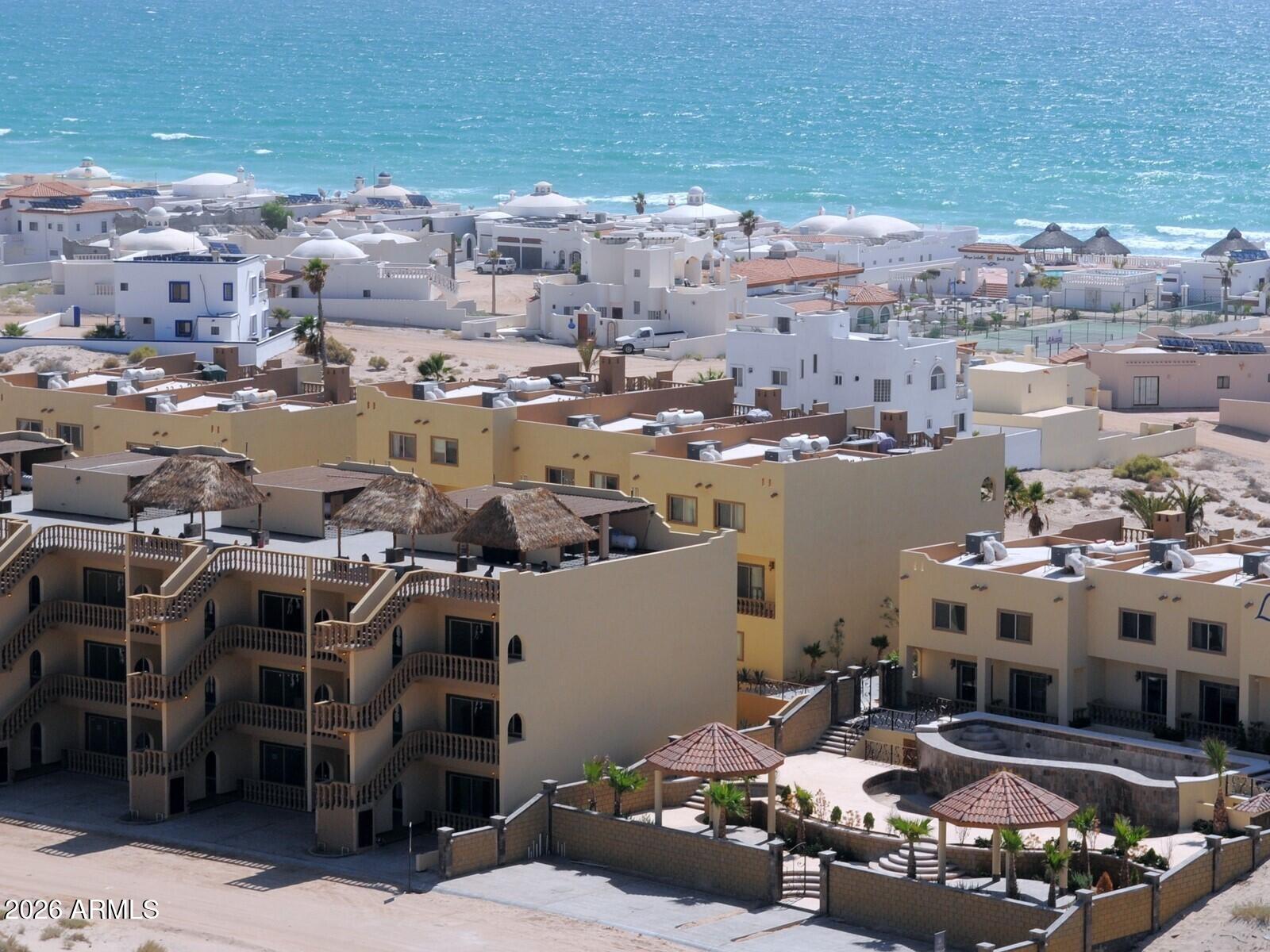 83566 Playa La Jolla -- 1-68