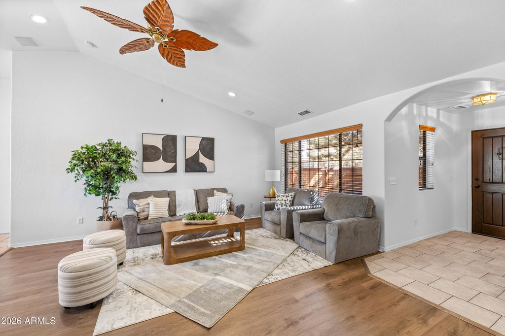 Photo of 218 E Mohawk Drive, Flagstaff, AZ 86005 (MLS # 7024609)
