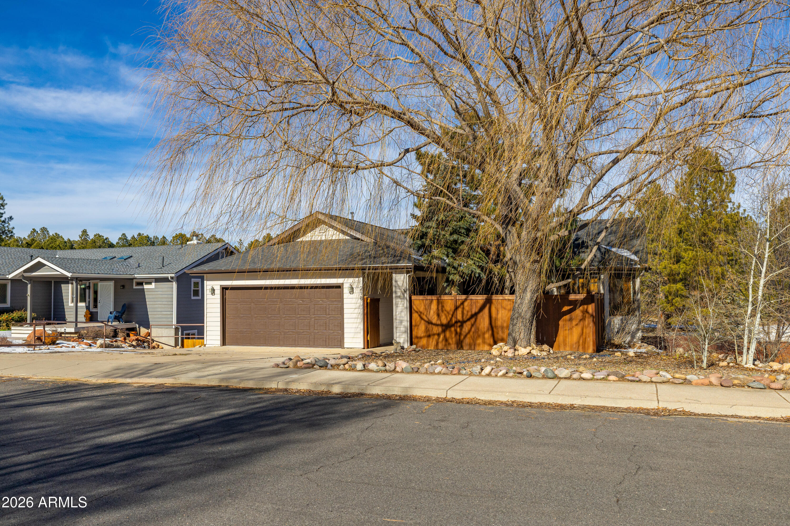218 E Mohawk Drive