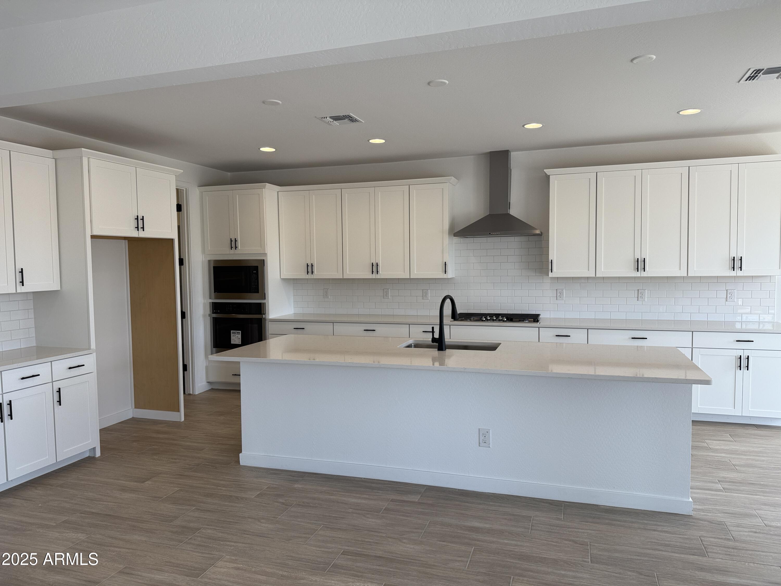 40563 W MICHAELS Drive