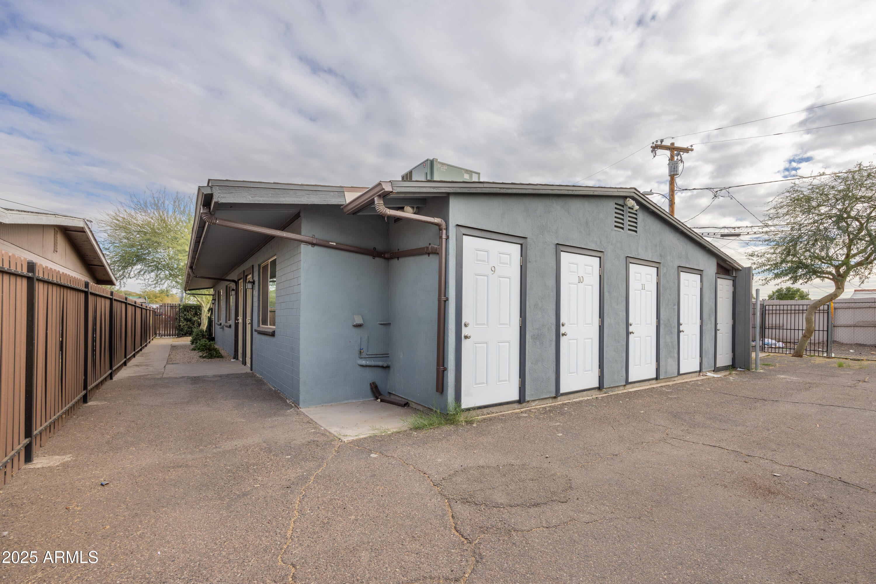 9450 N 17TH Avenue
